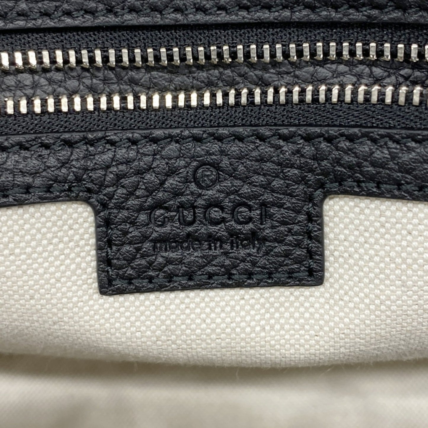 Gucci Black Leather Sling Bag ( )