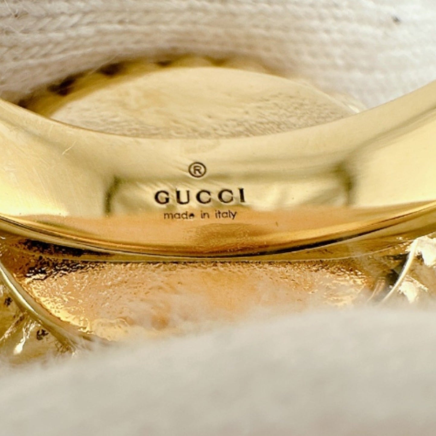 Gucci Gold Metal Band Ring ( )