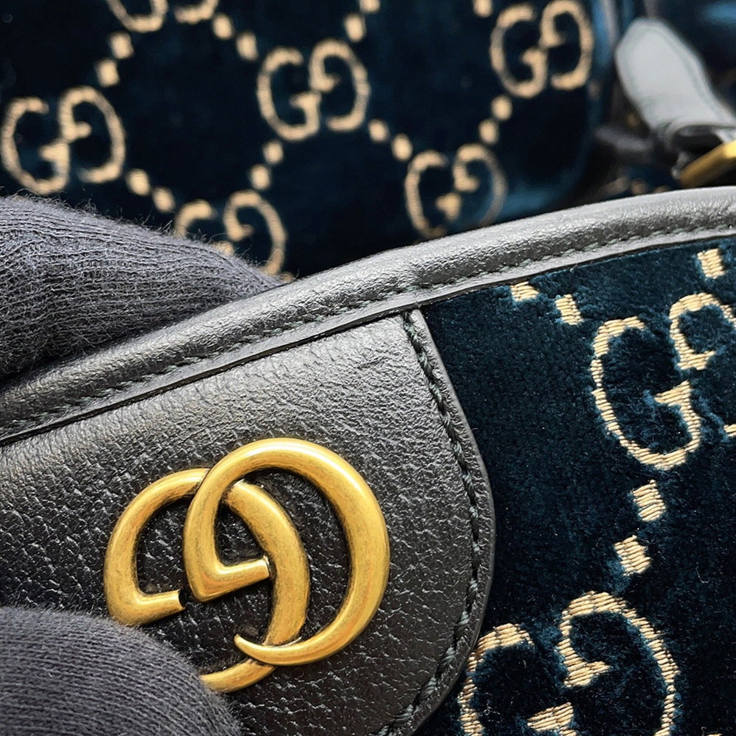 Gucci Blue Velvet Backpack ( )
