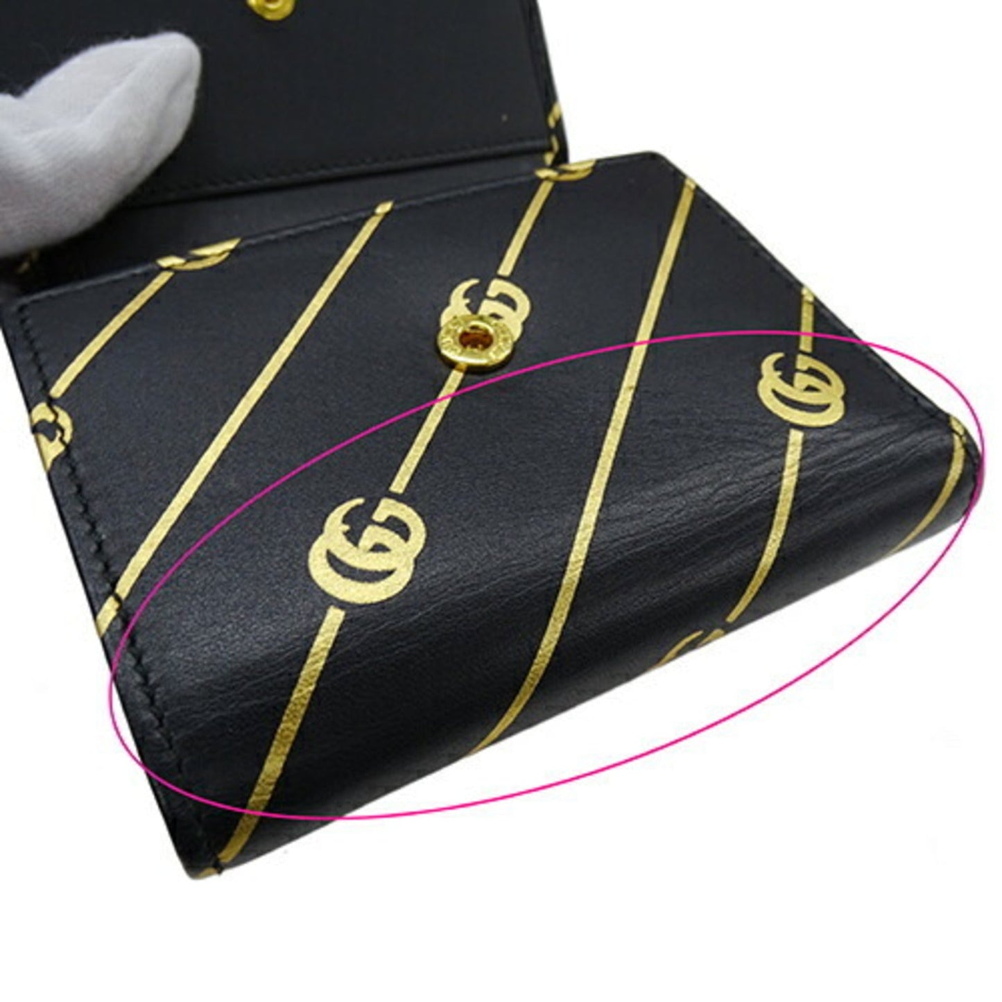 Gucci Gold Black Leather Wallet (Tri-Fold) ( )