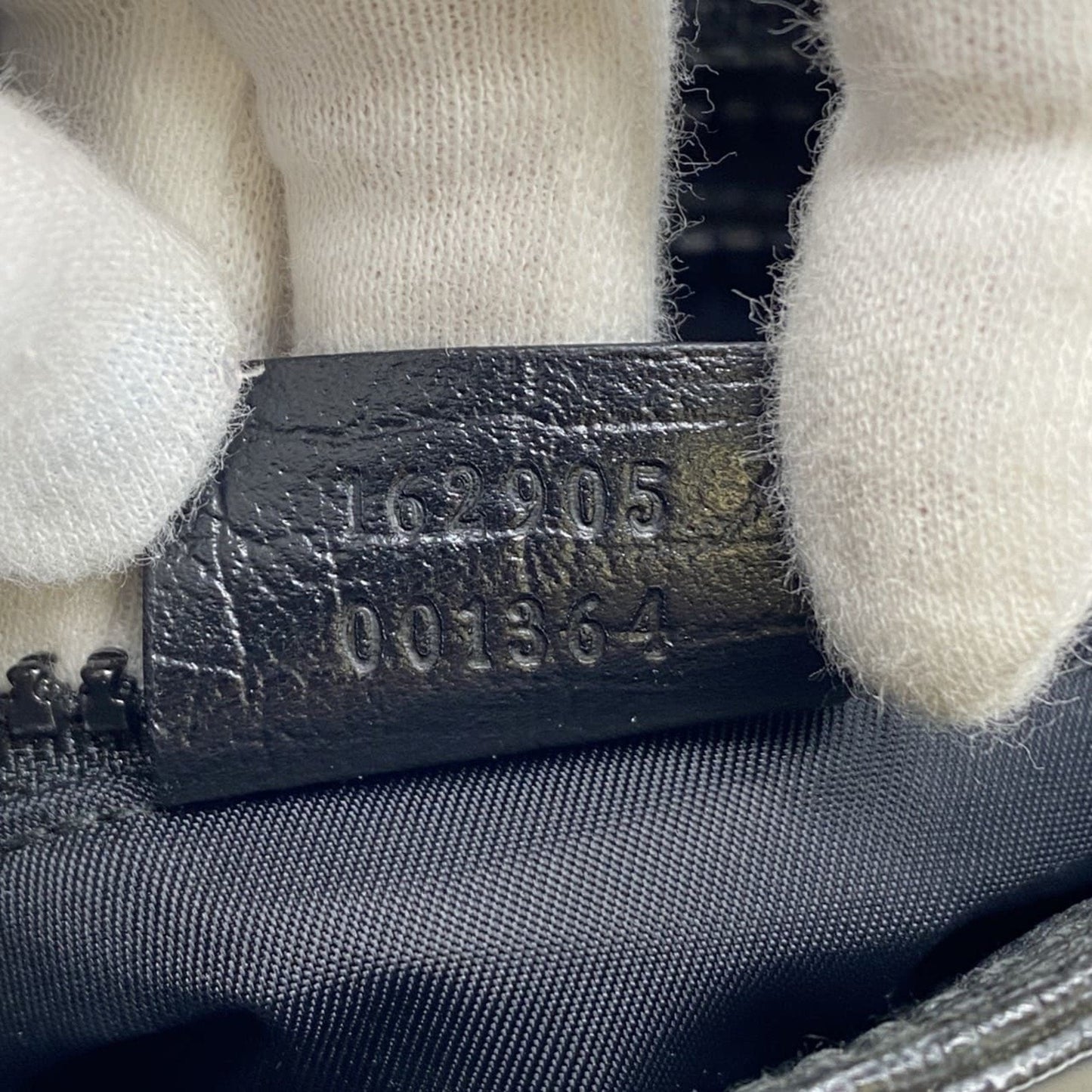 Gucci Black Gg Supreme Shoulder Bag ( )