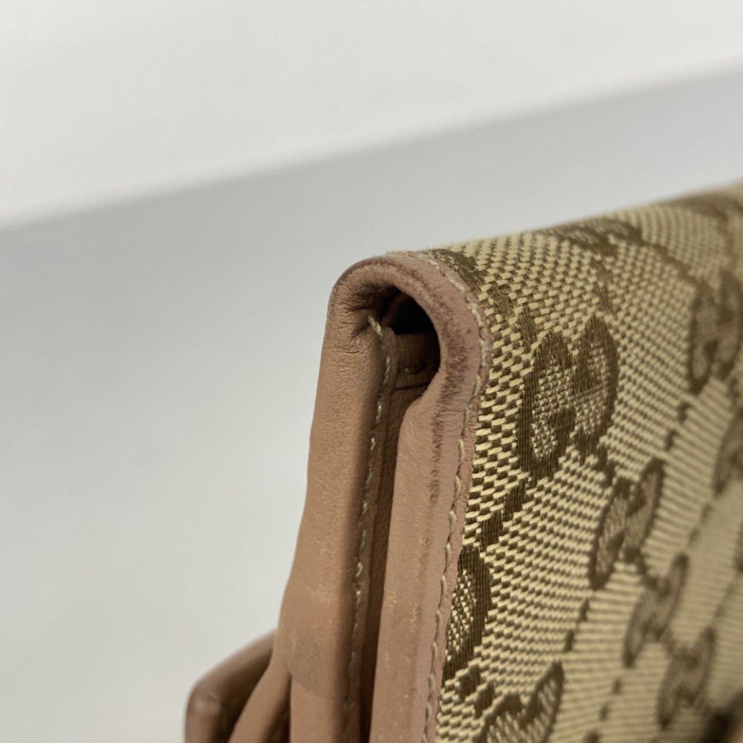 Gucci Beige Brown Pink Beige Canvas Wallet (Bi-Fold) ( )