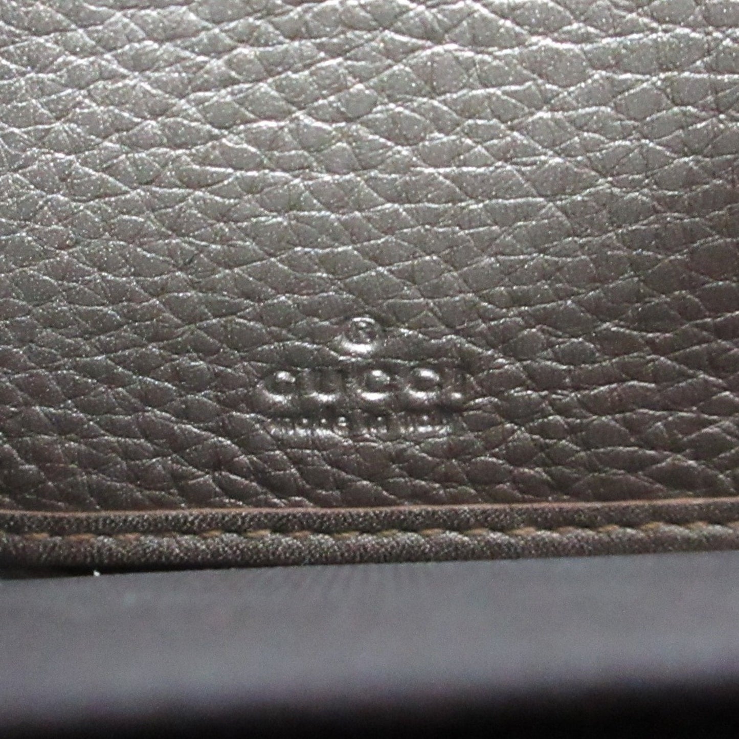 Gucci Gold Long Bill Wallet (Bi-Fold) ( )