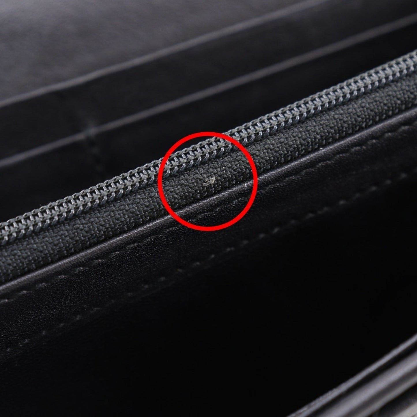 Gucci Black Leather Long Wallet (Bi-Fold) ( )