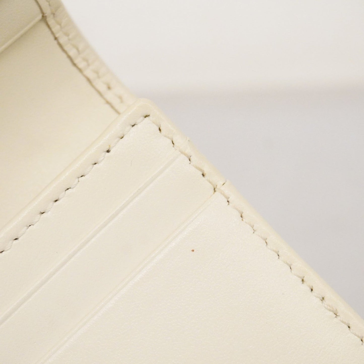 Gucci Multi-Color White Leather Wallet (Bi-Fold) ( )