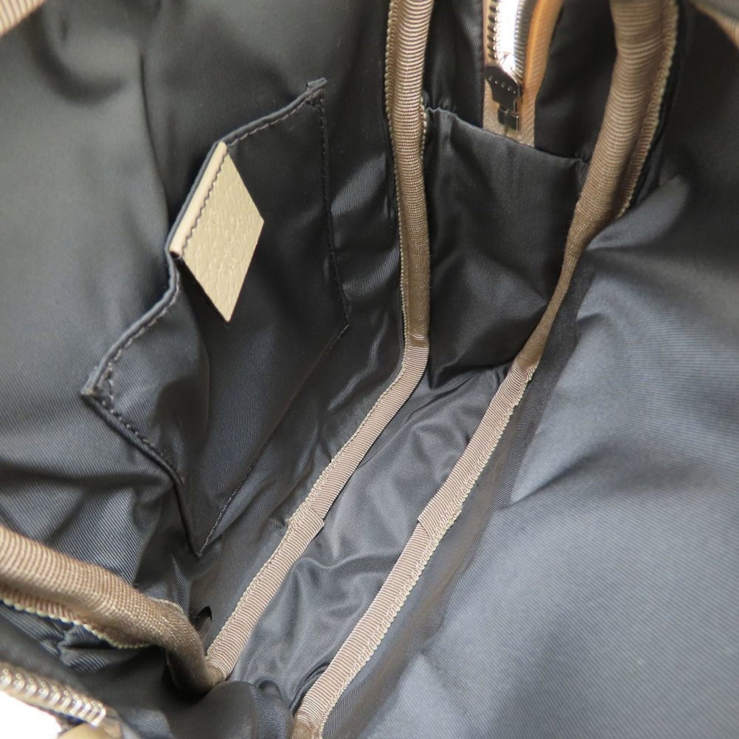 Gucci Beige Gray Nylon Leather Shoulder Bag ( )