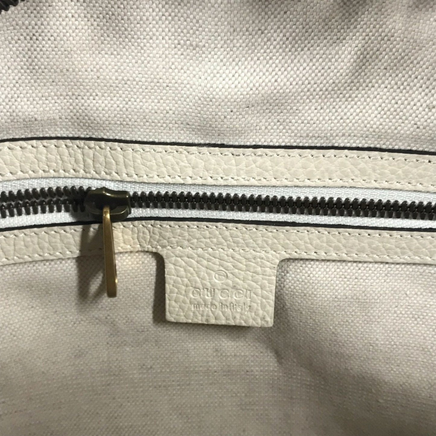 Gucci White Leather Messenger Bag Shoulder Bag ( )