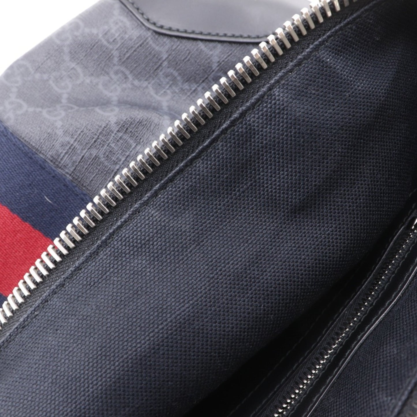 Gucci Black Gg Supreme Messenger Bag Shoulder Bag ( )