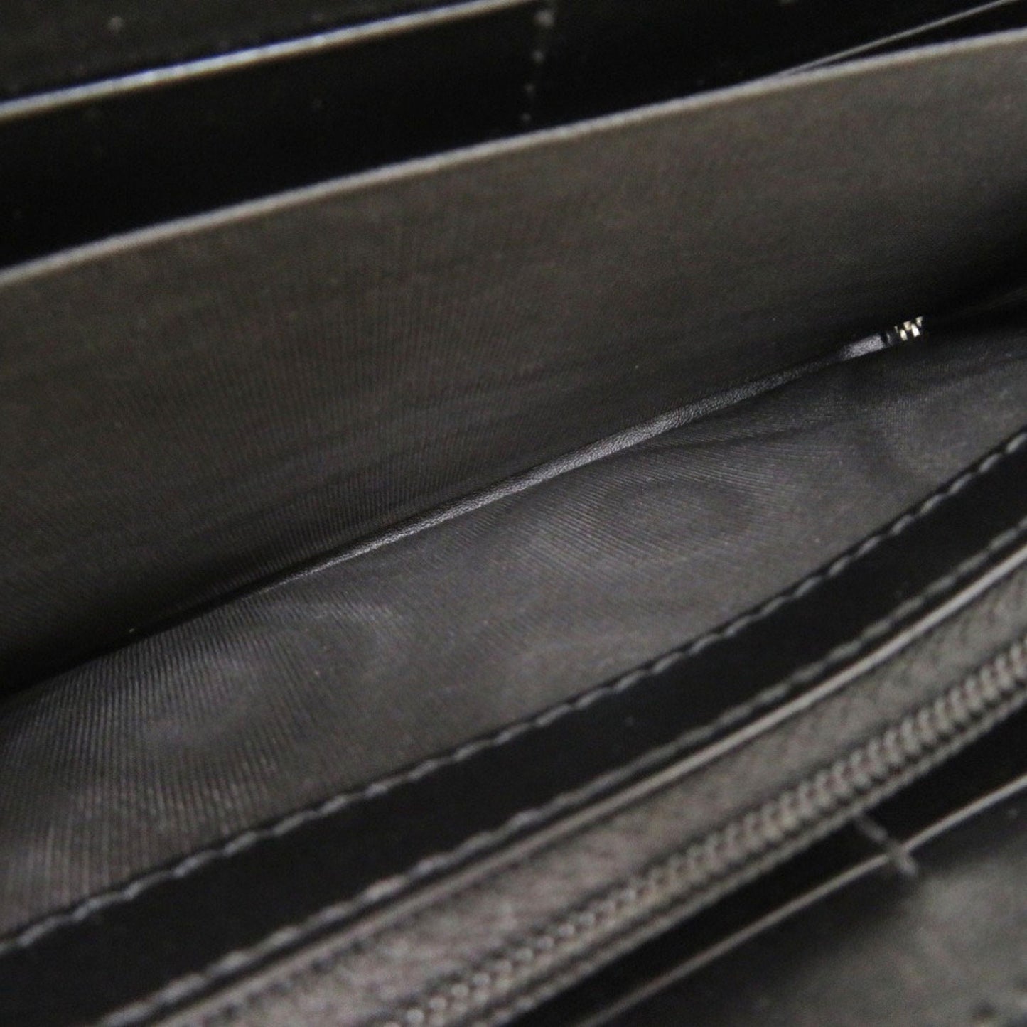 Gucci Black Leather Long Wallet (Bi-Fold) ( )