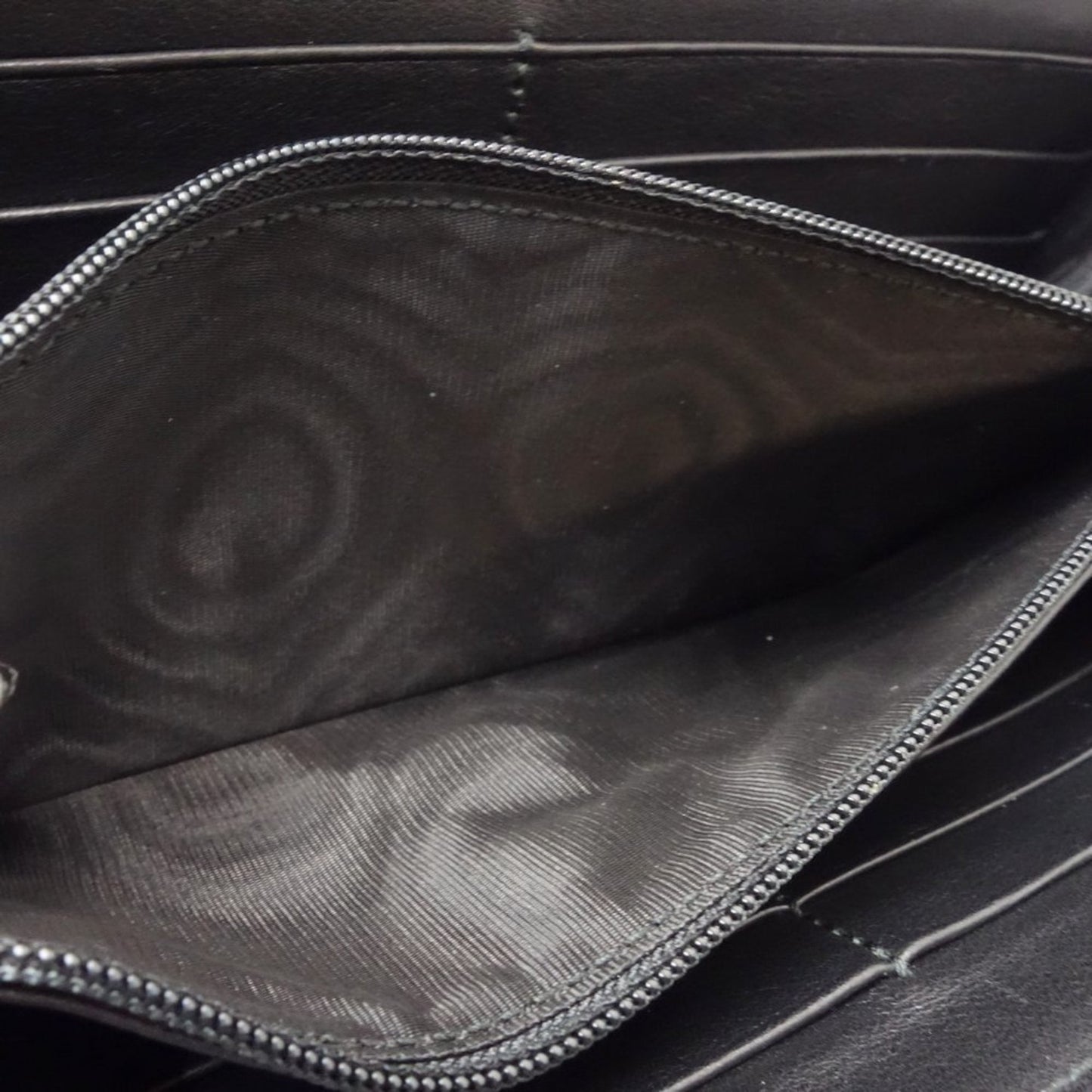 Gucci Black Leather Long Wallet (Bi-Fold) ( )