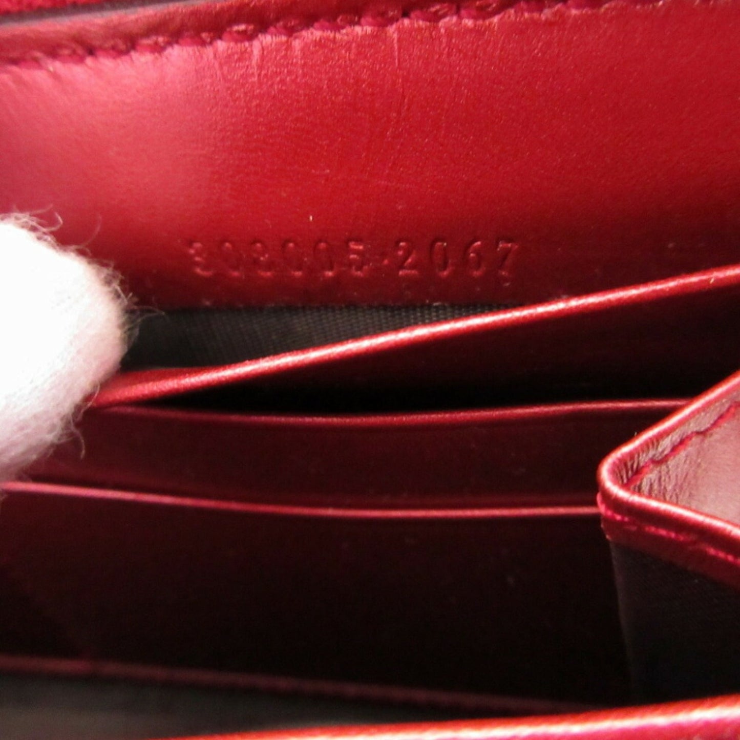 Gucci Red Color Leather Long Wallet (Bi-Fold) ( )