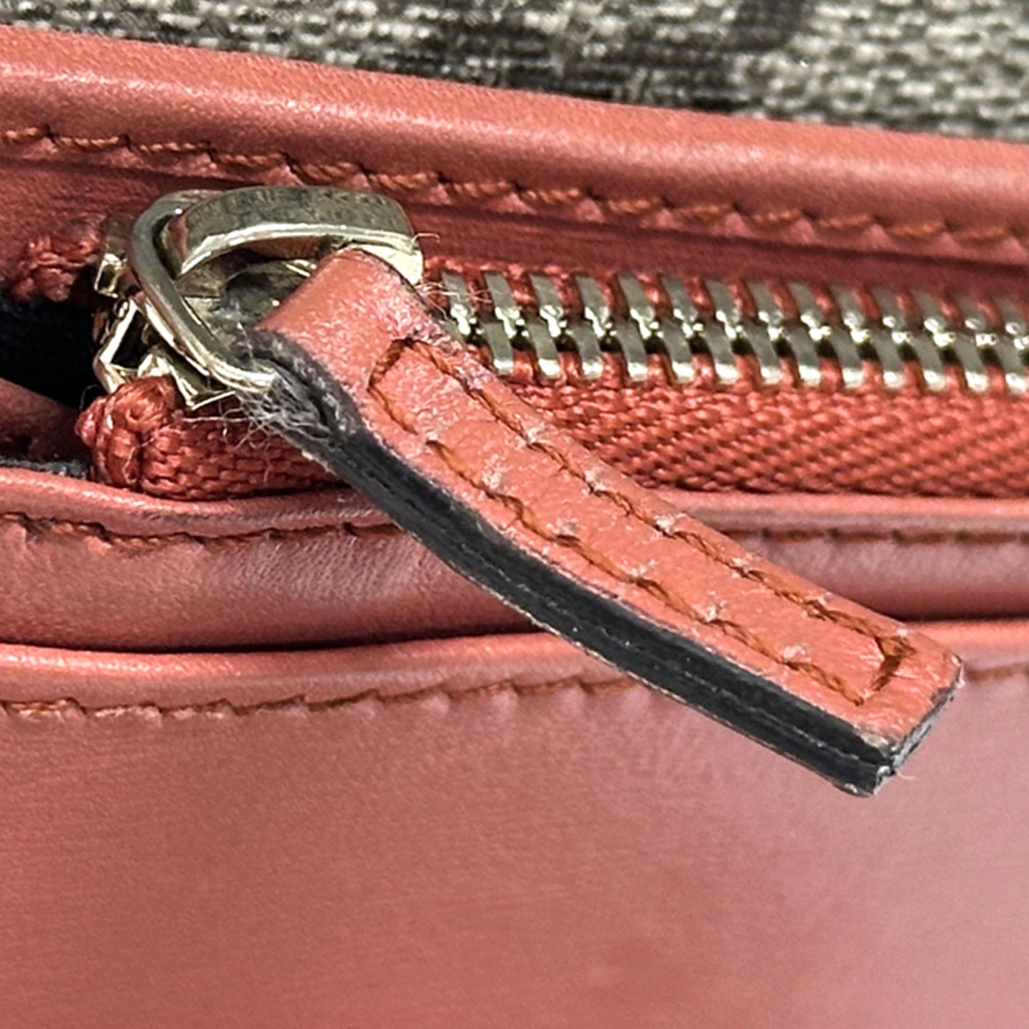 Gucci Brown Red Color Gg Supreme Wallet (Tri-Fold) ( )