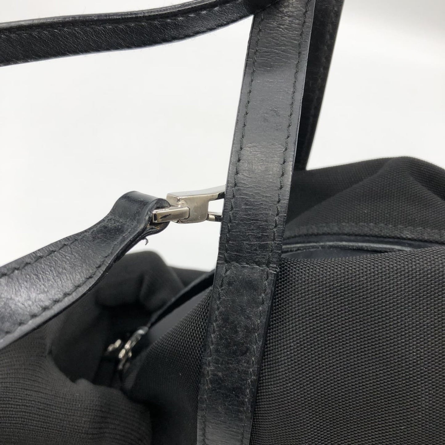 Gucci Black Canvas Leather Handbag Shoulder Bag ( )