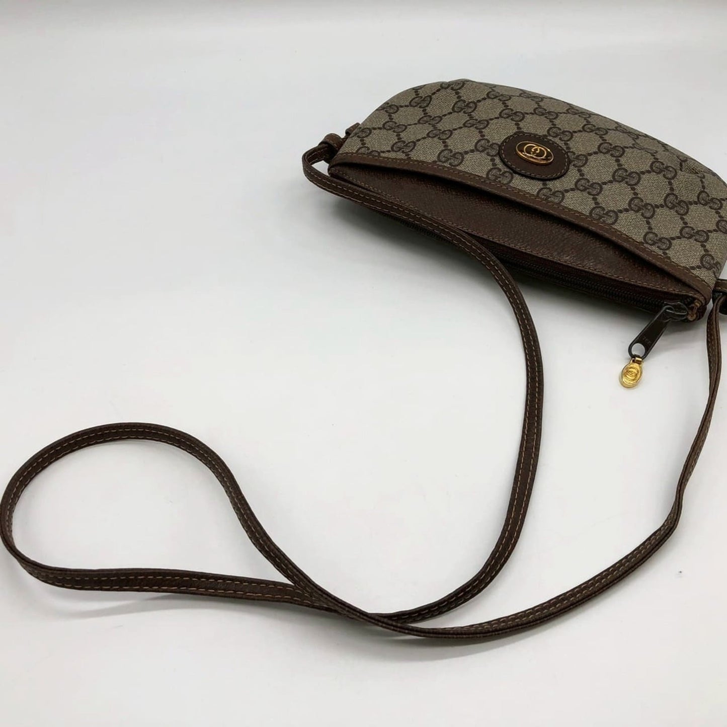 Gucci Brown Gg Supreme Shoulder Bag ( )