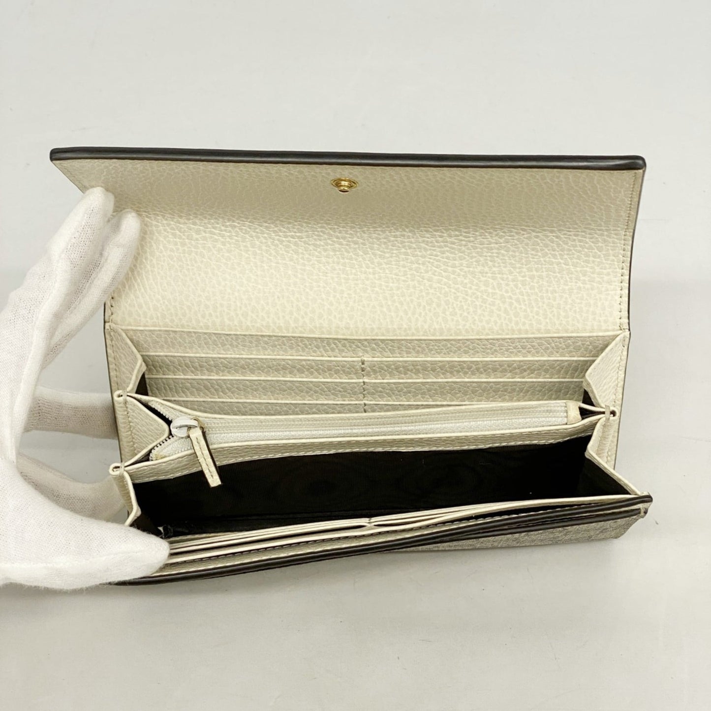 Gucci Beige Ivory Pvc Long Wallet (Bi-Fold) ( )