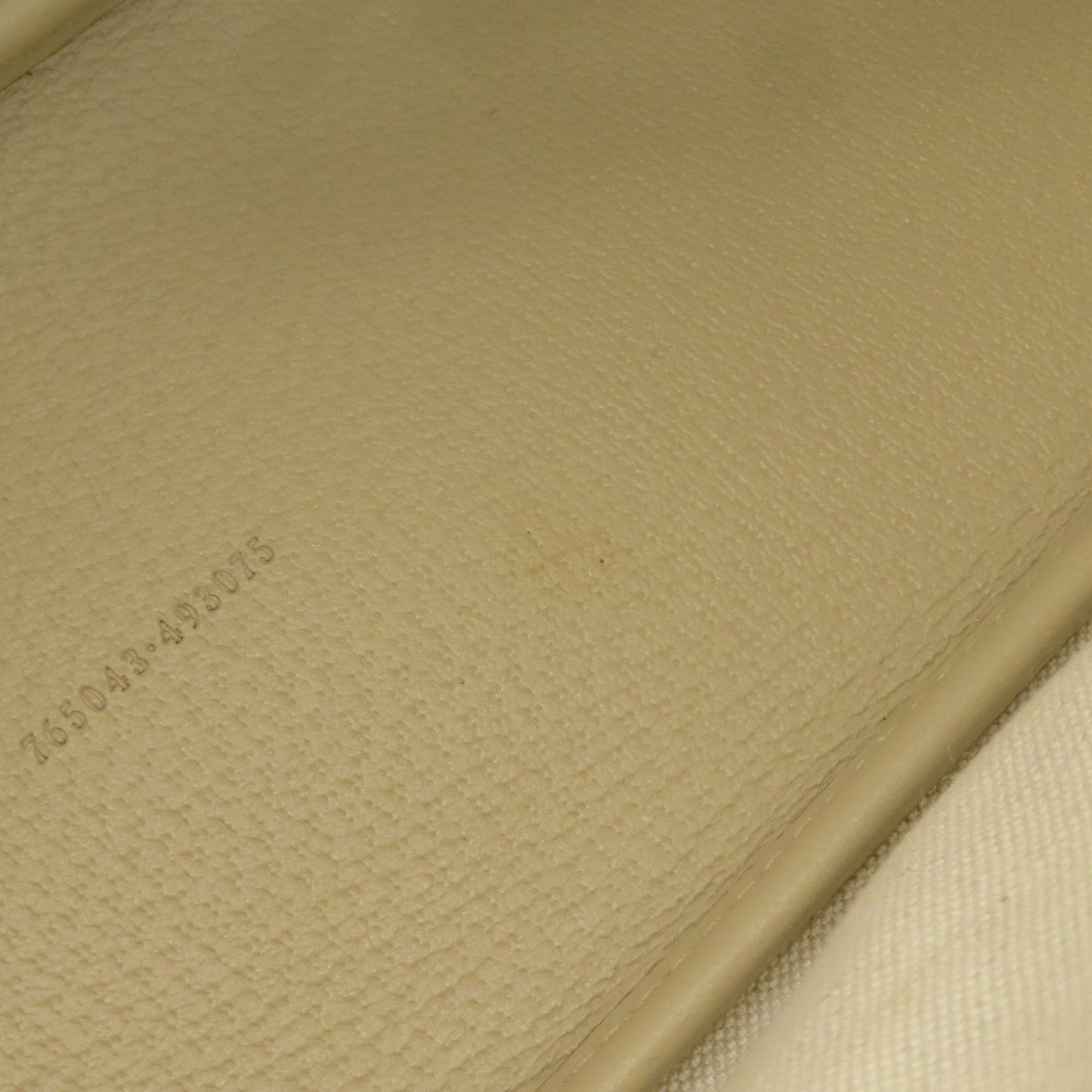 Gucci Beige Gg Supreme Handbag ( )