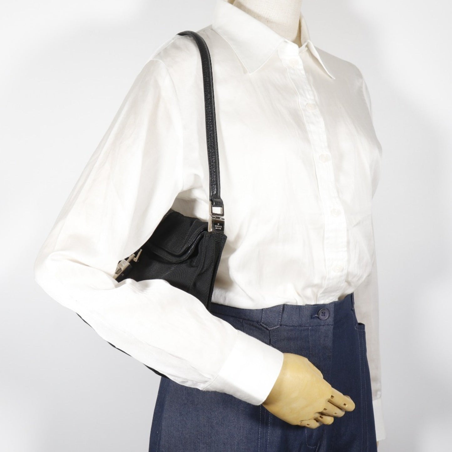 Gucci Black Nylon Canvas Shoulder Bag ( )