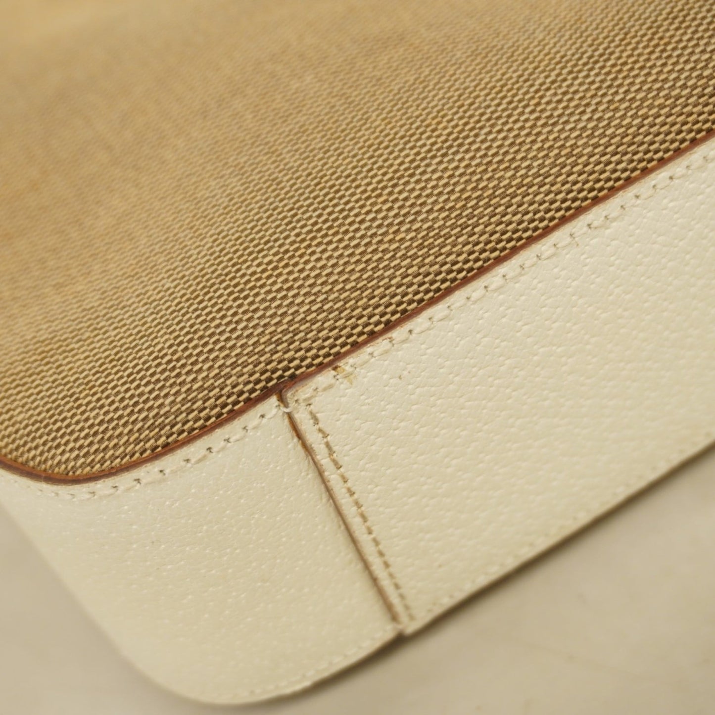 Gucci Beige White Canvas Shoulder Bag ( )