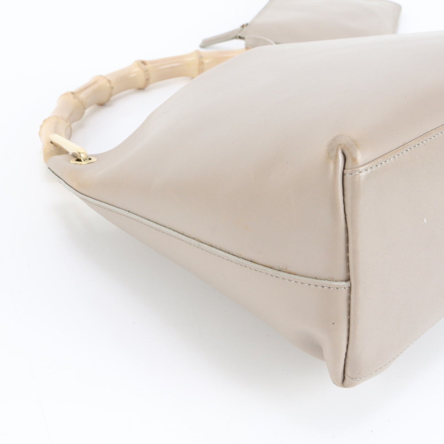 Gucci Grayish Leather Pouch Shoulder Bag ( )