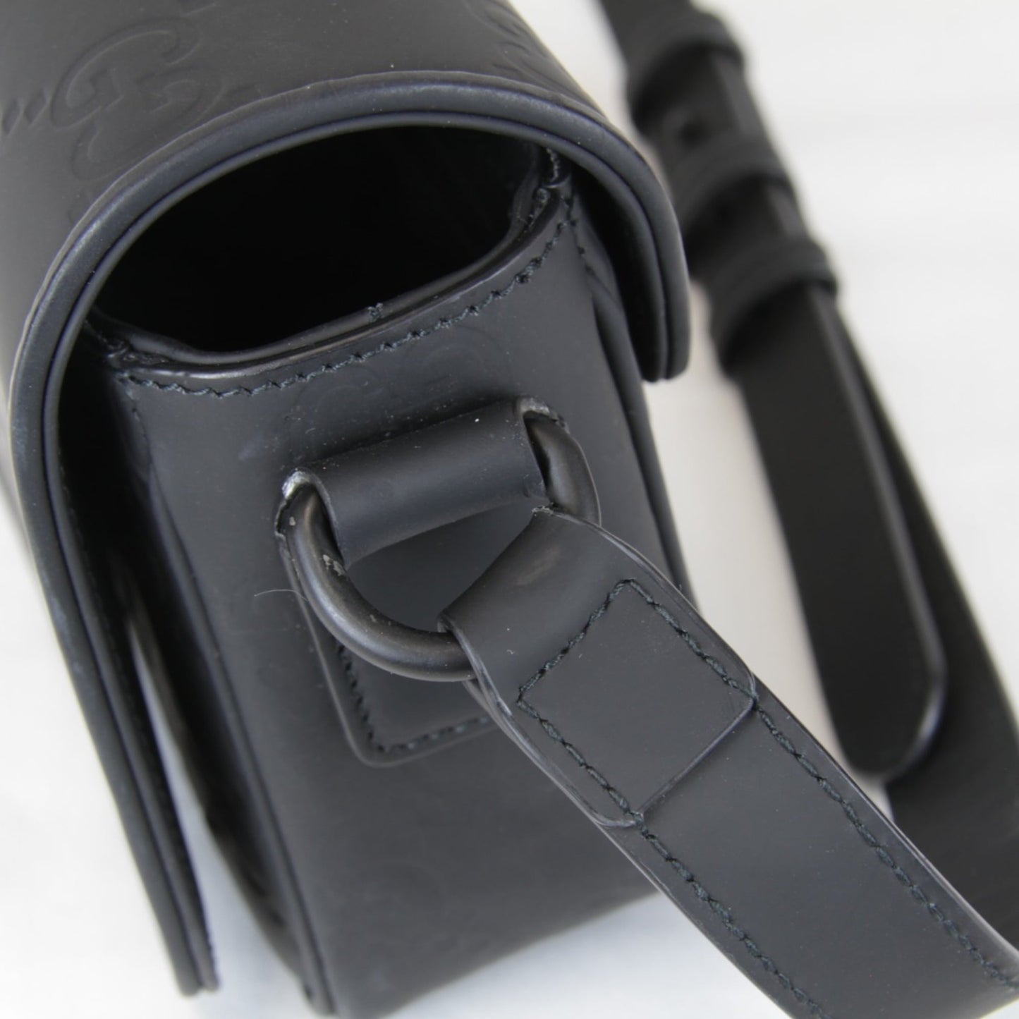 Gucci Black Rubber Shoulder Bag ( )
