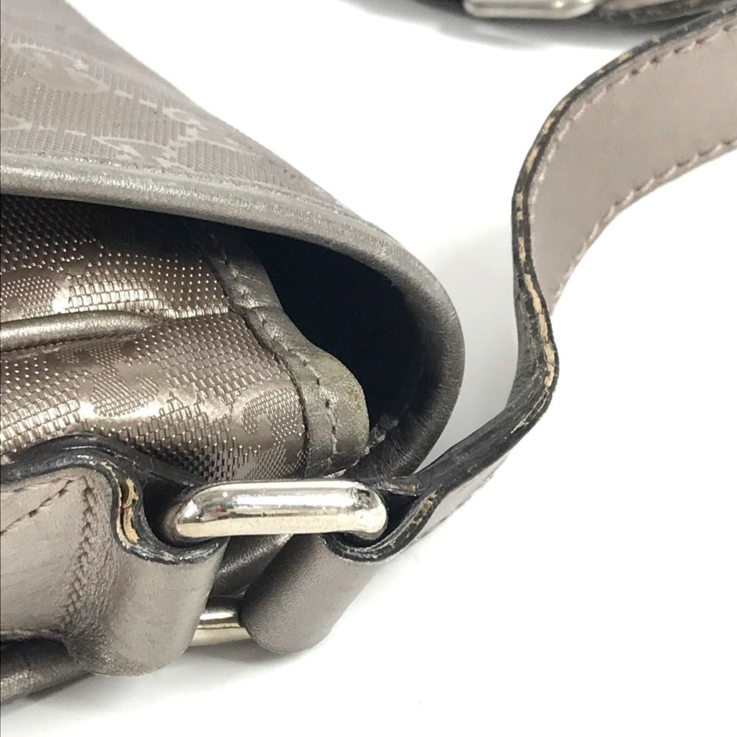 Gucci Metallic Gg ImprimÃ© Leather Messenger Bag Shoulder Bag ( )