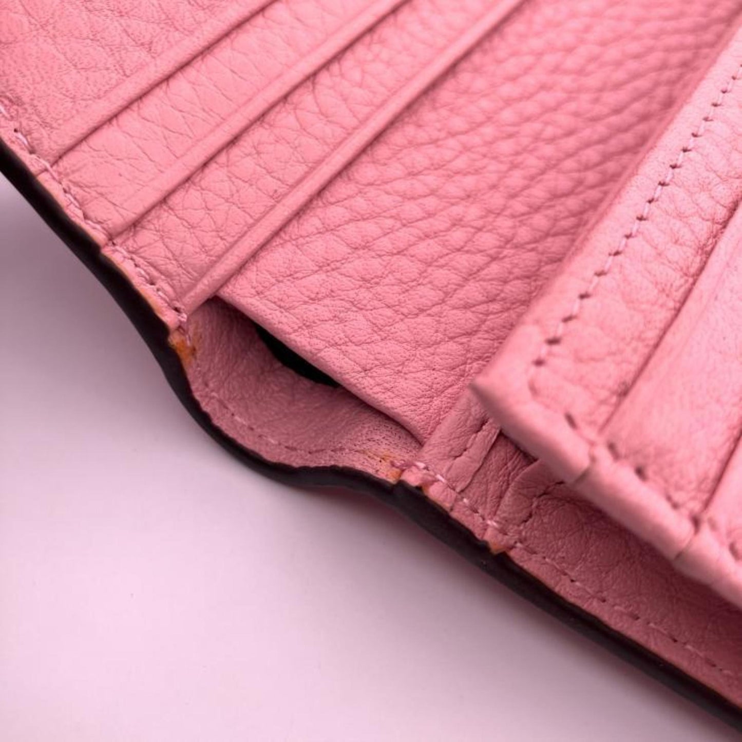 Gucci Pink Leather Wallet (Bi-Fold) ( )