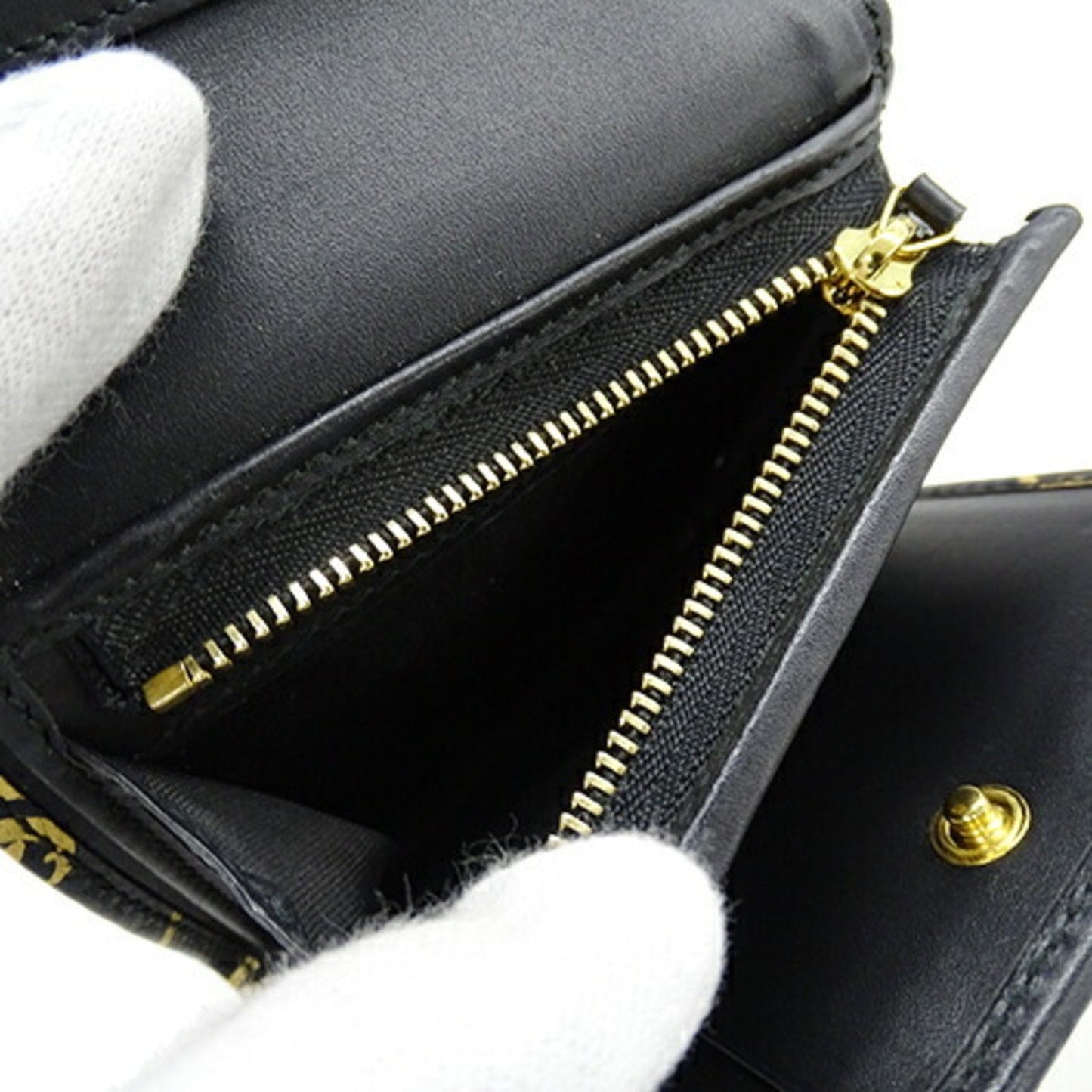 Gucci Gold Black Leather Wallet (Tri-Fold) ( )