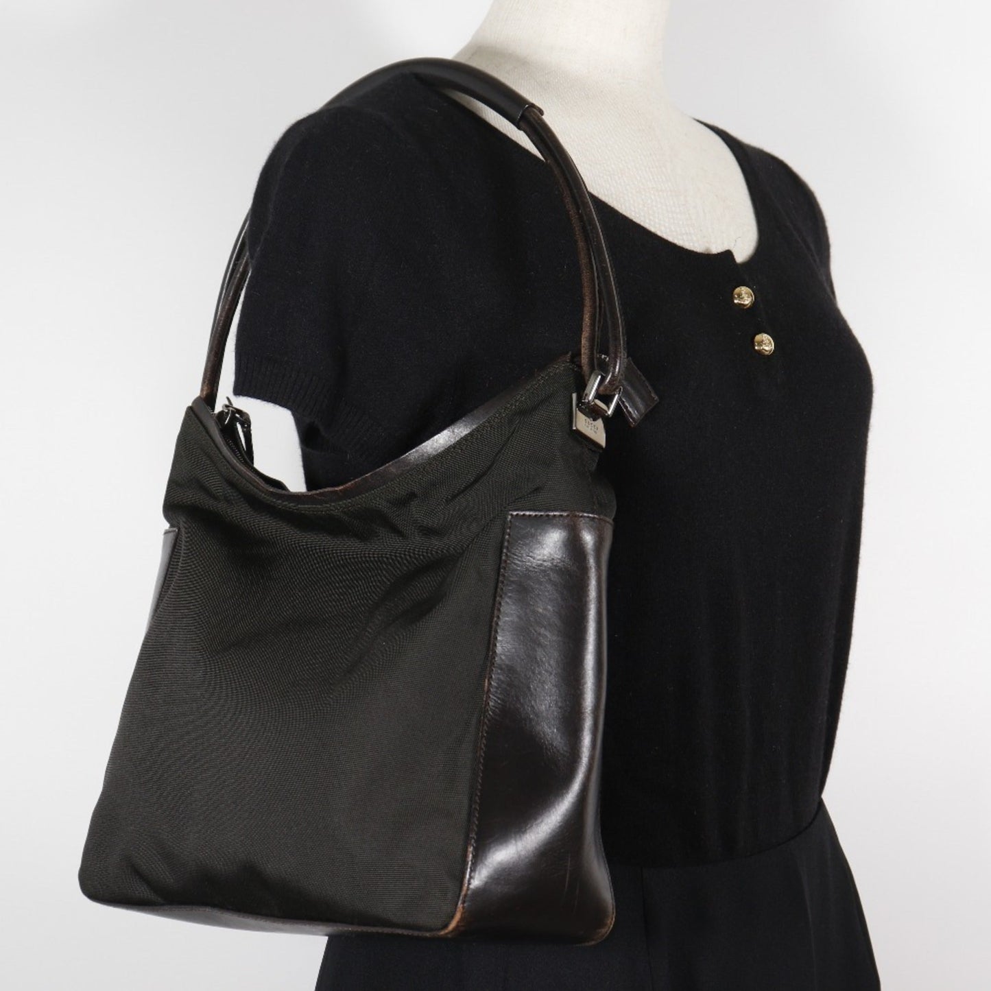 Gucci Black Nylon Canvas Shoulder Bag ( )