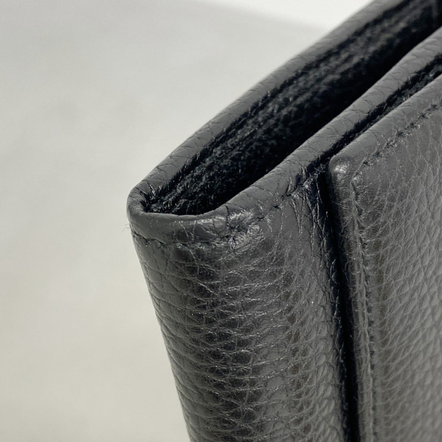 Gucci Black Leather Long Wallet (Bi-Fold) ( )
