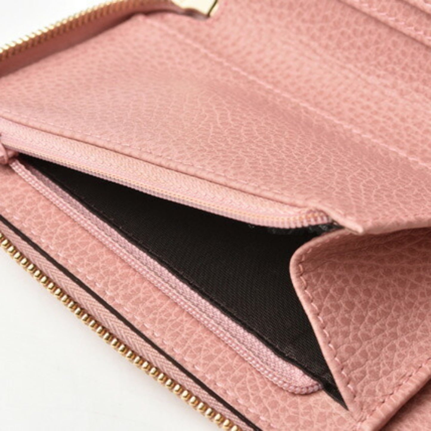Gucci Light Pink Leather Wallet (Bi-Fold) ( )