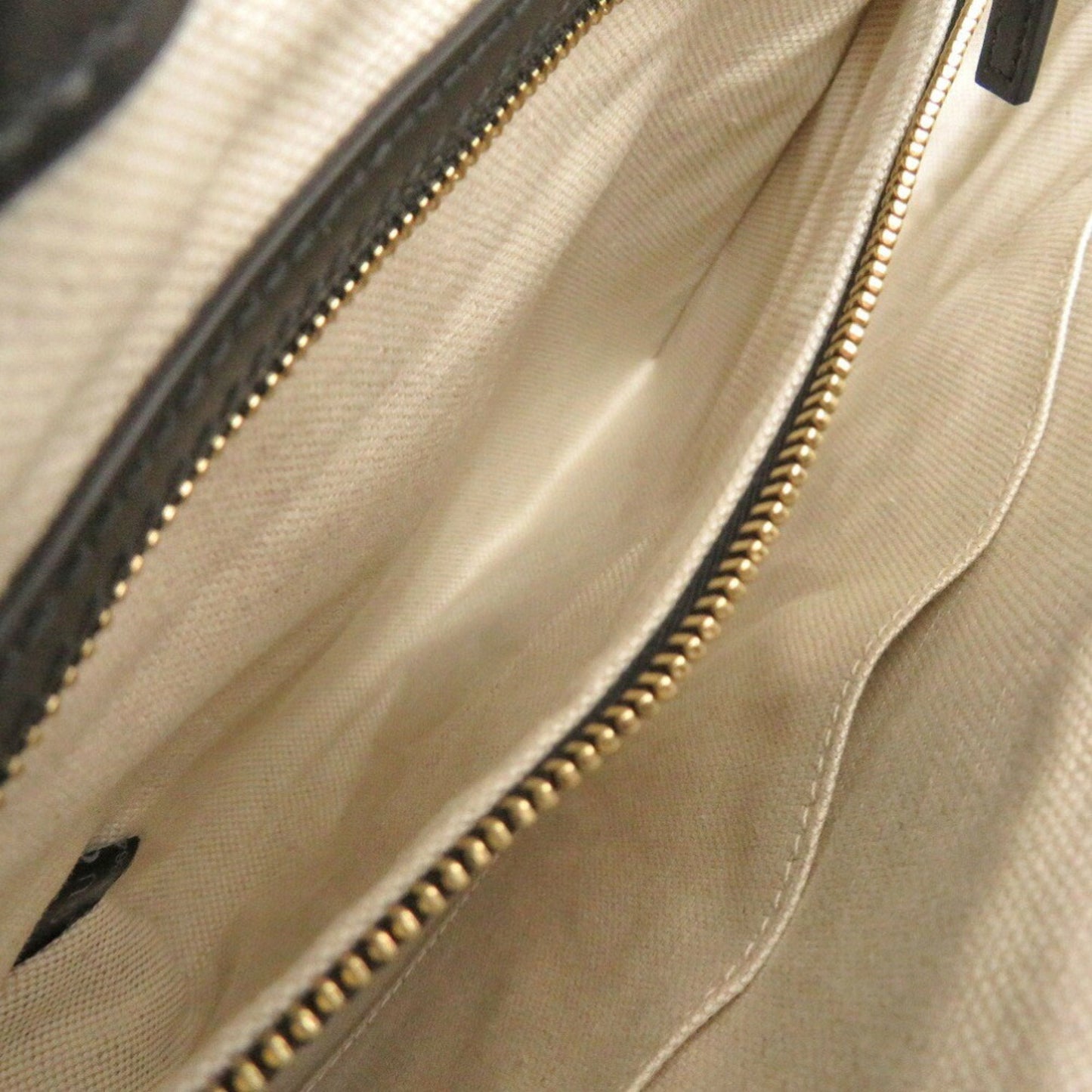 Gucci Black White Leather Shoulder Bag ( )