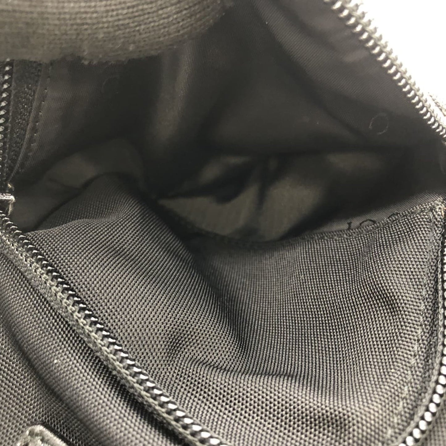Gucci Black Nylon Leather Handbag ( )