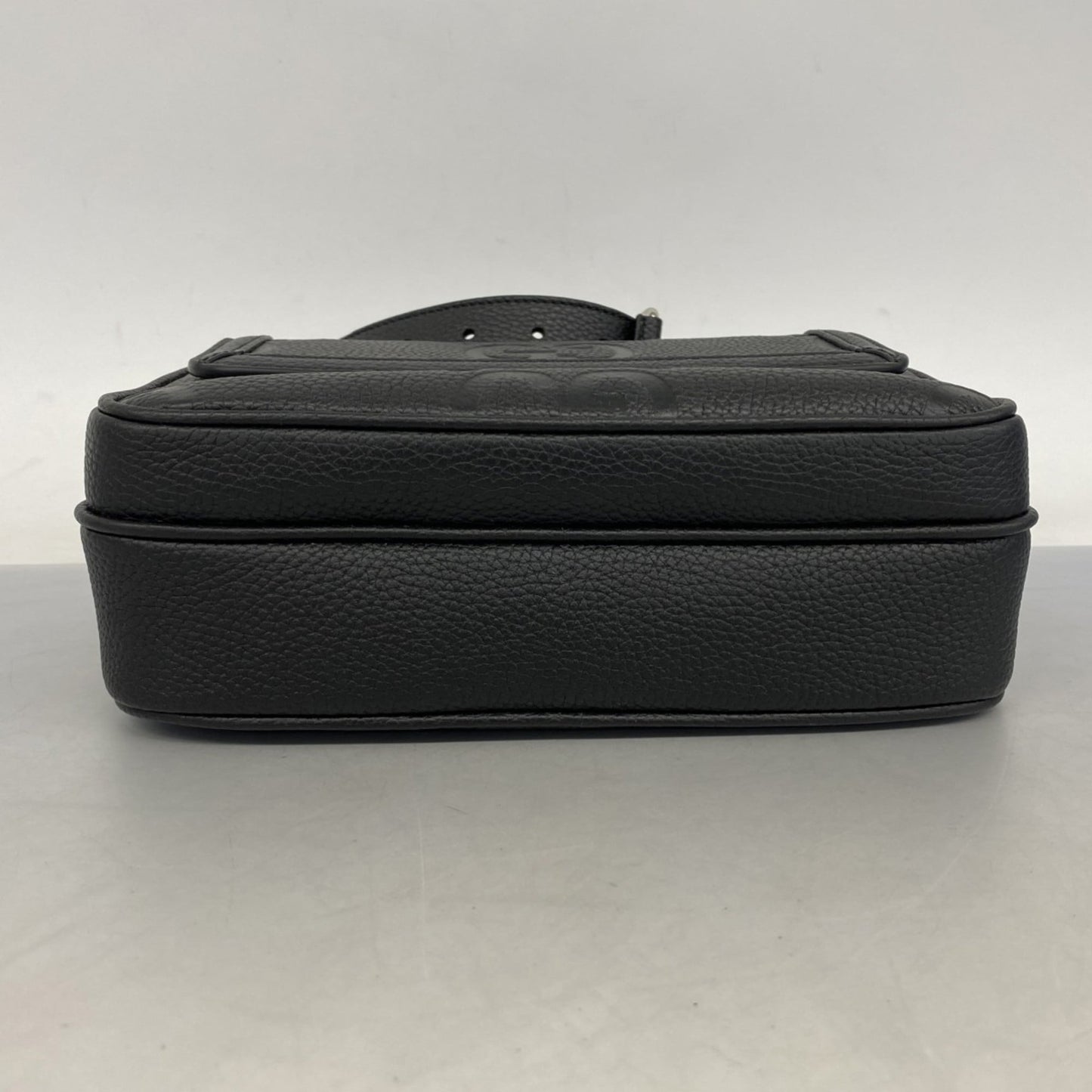 Gucci Black Leather Sling Bag ( )