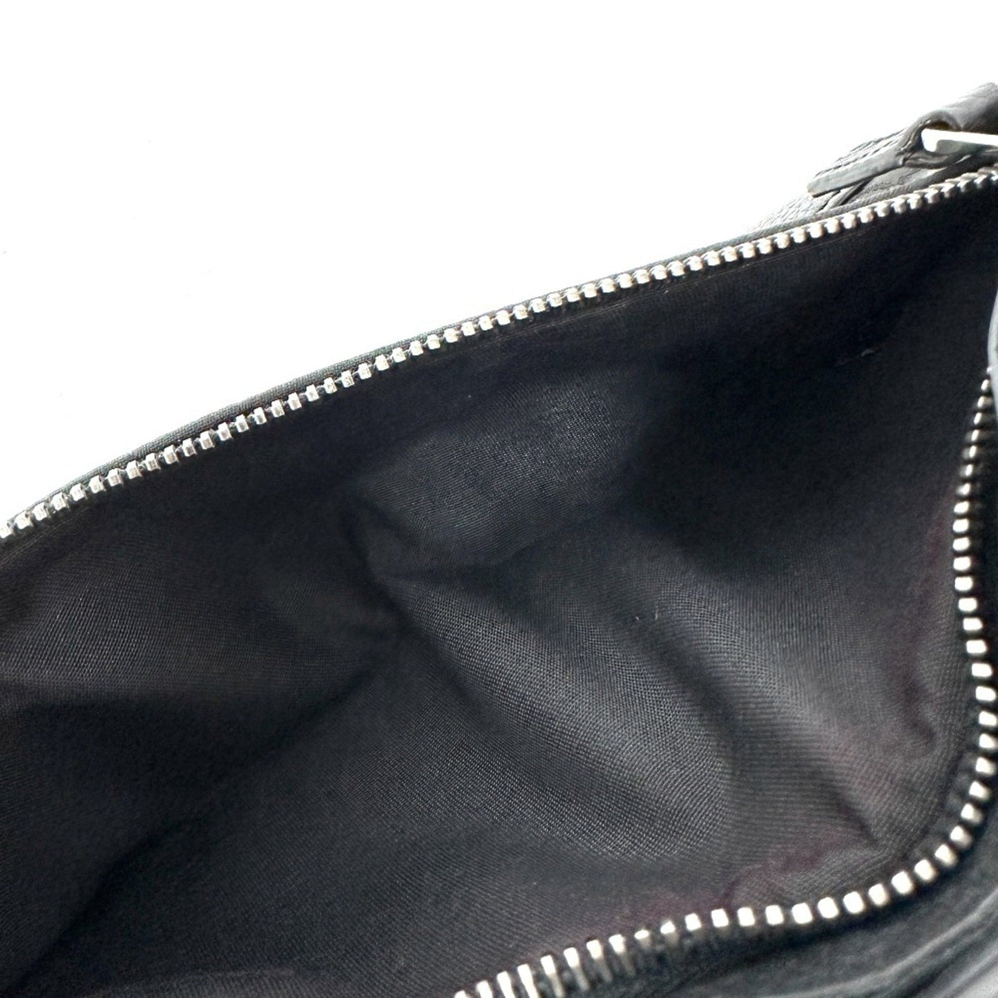 Gucci Black Nylon Leather Sling Bag ( )