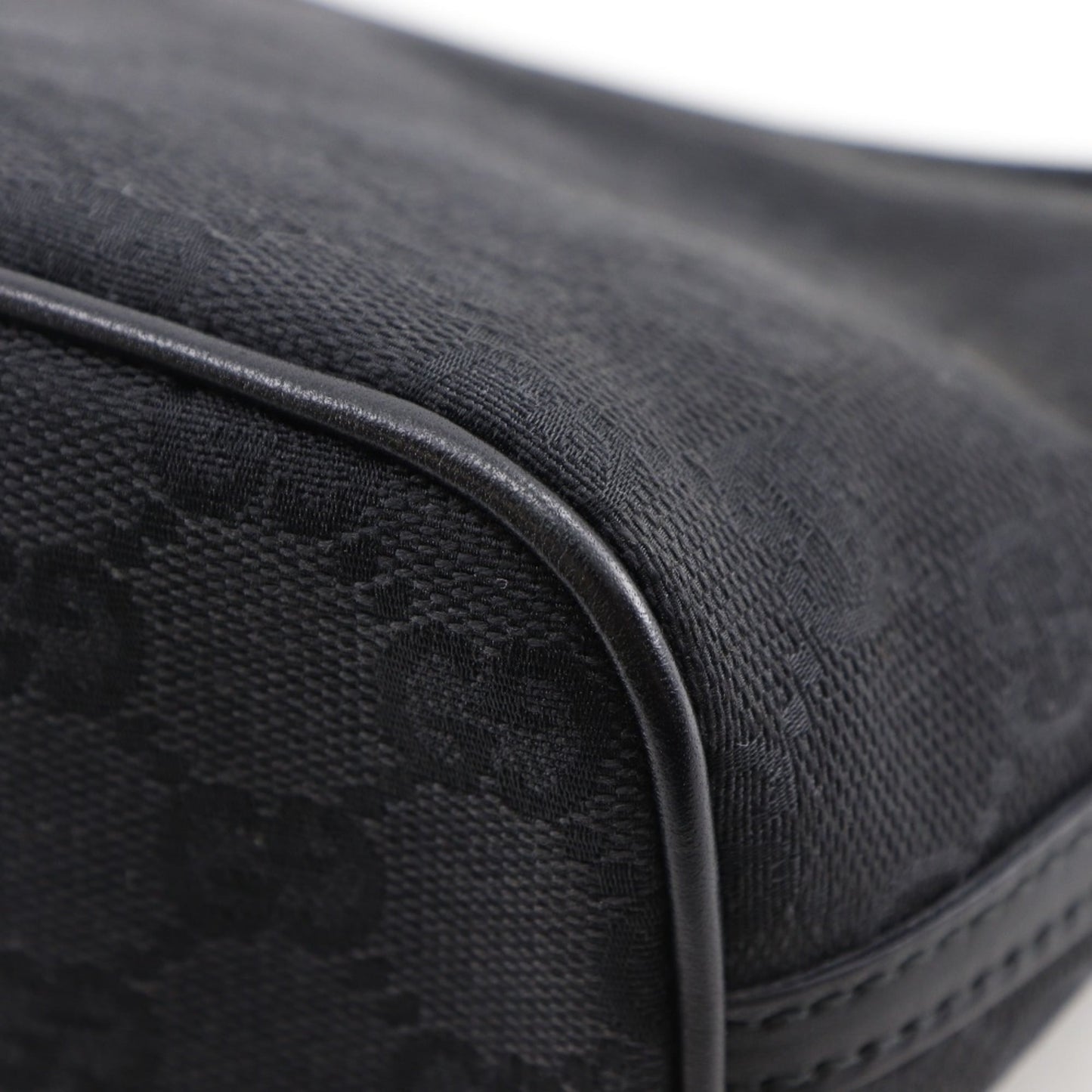 Gucci Black Gg Canvas Pouch ( )