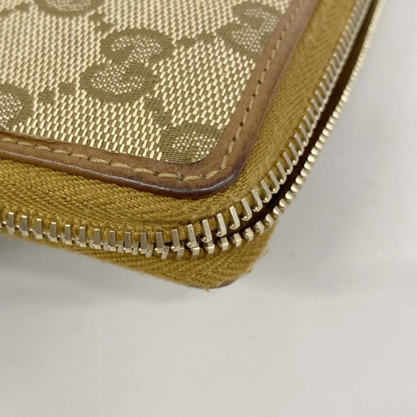 Gucci Brown Canvas Long Wallet (Bi-Fold) ( )