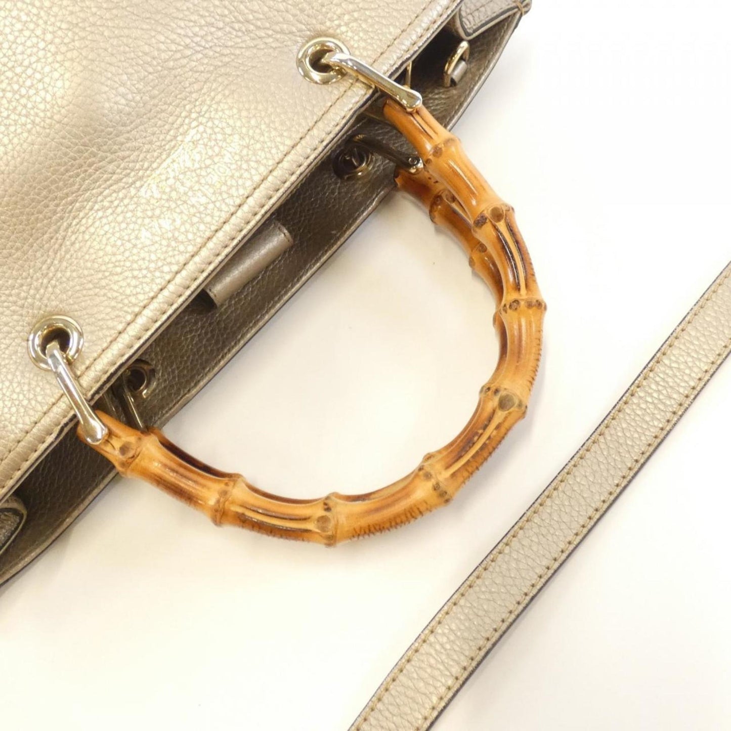 Gucci Champagne Leather Handbag ( )