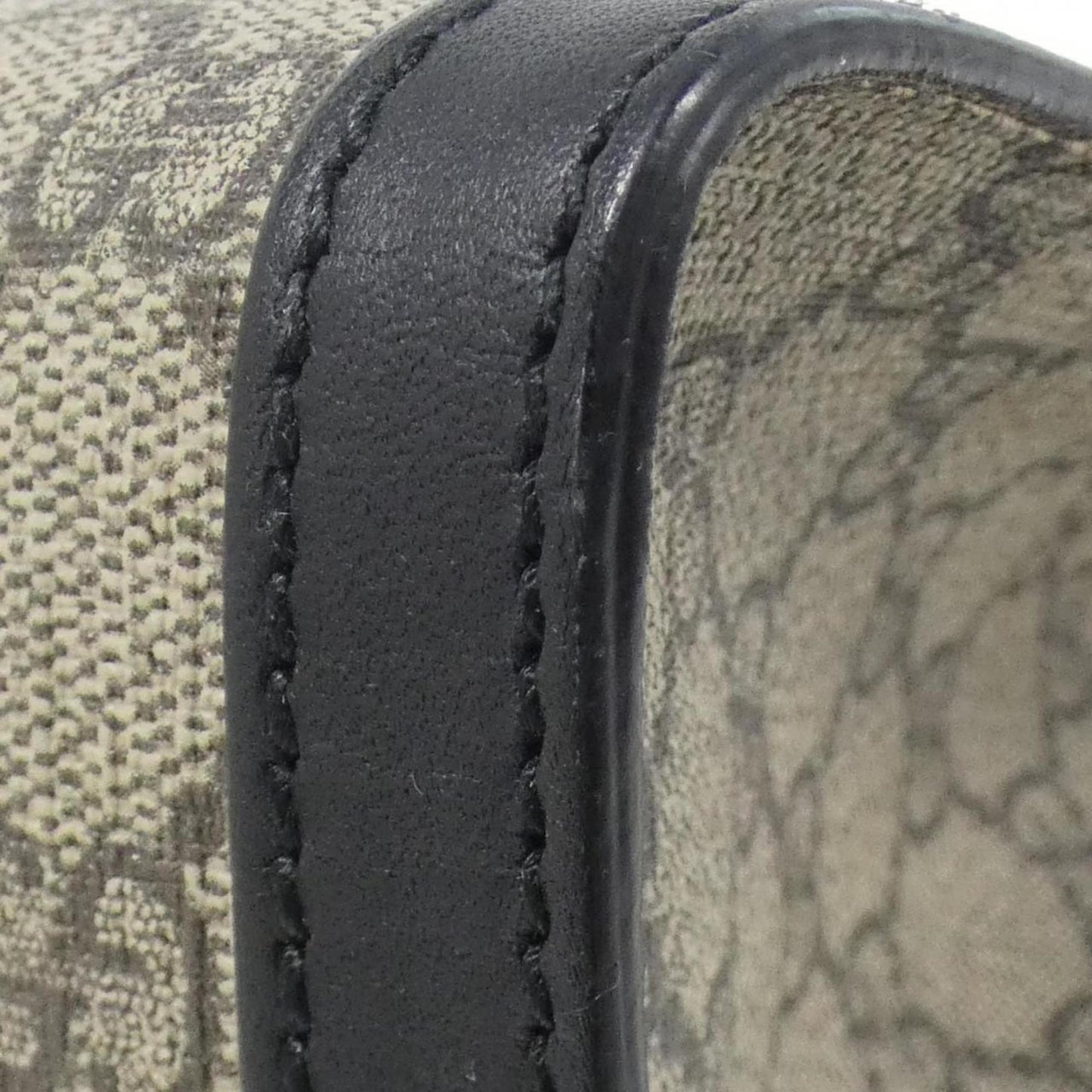 Gucci Beige Black Gg Supreme Leather Shoulder Bag ( )