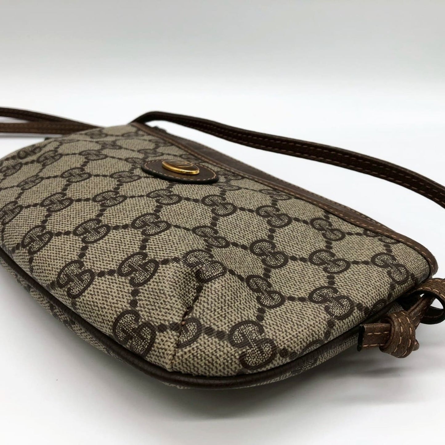 Gucci Brown Gg Supreme Shoulder Bag ( )