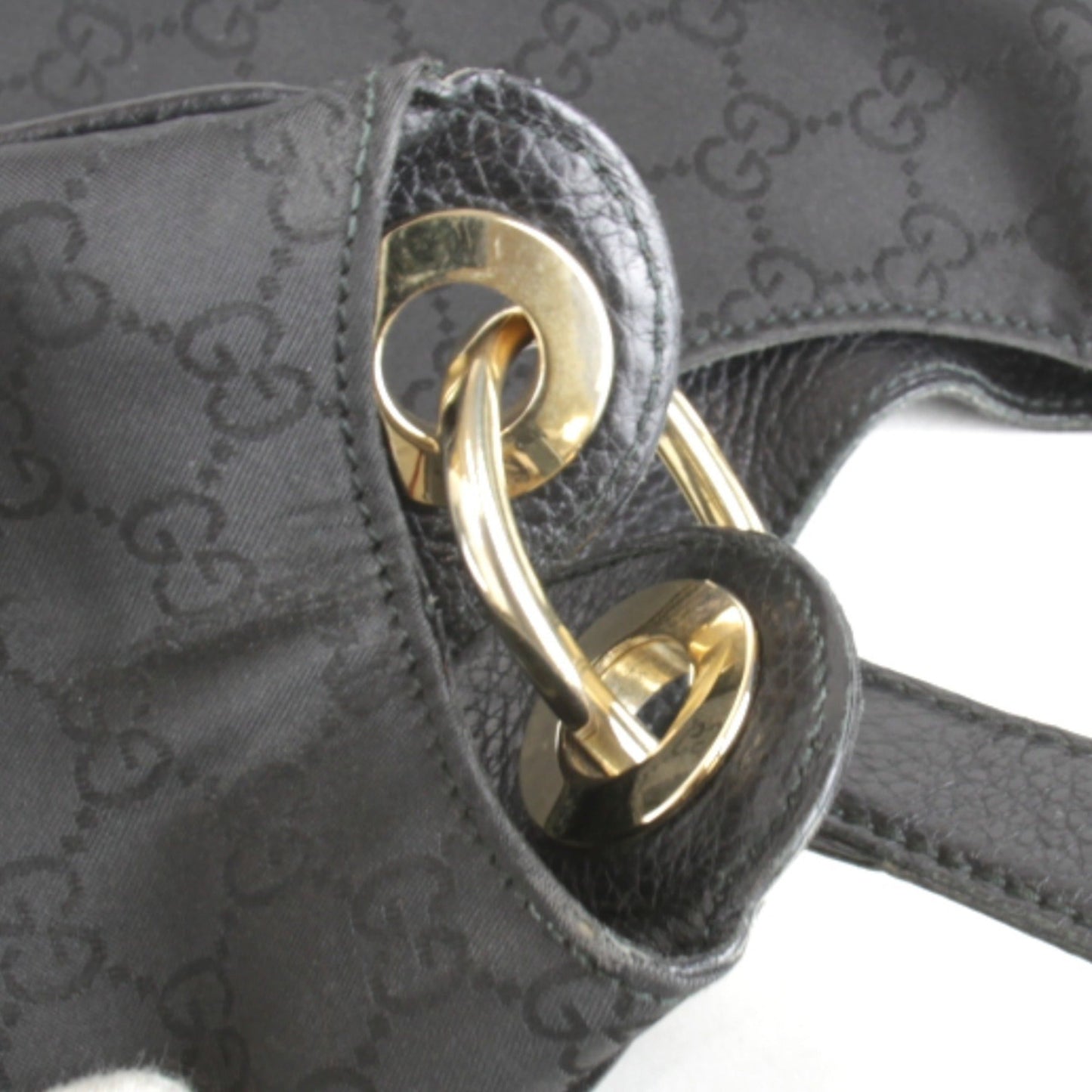 Gucci Black Nylon Shoulder Bag ( )