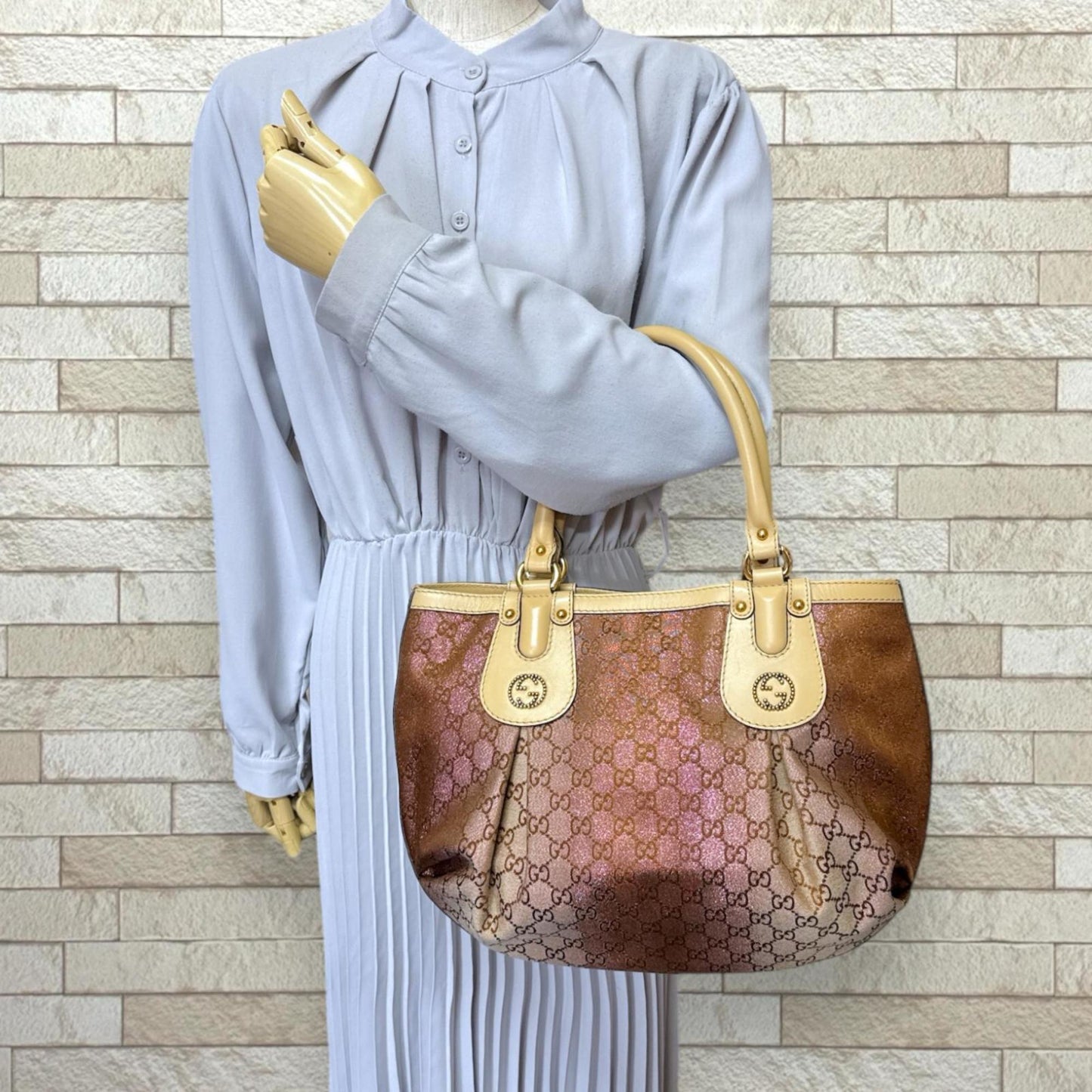 Gucci Beige Gg Canvas Handbag ( )