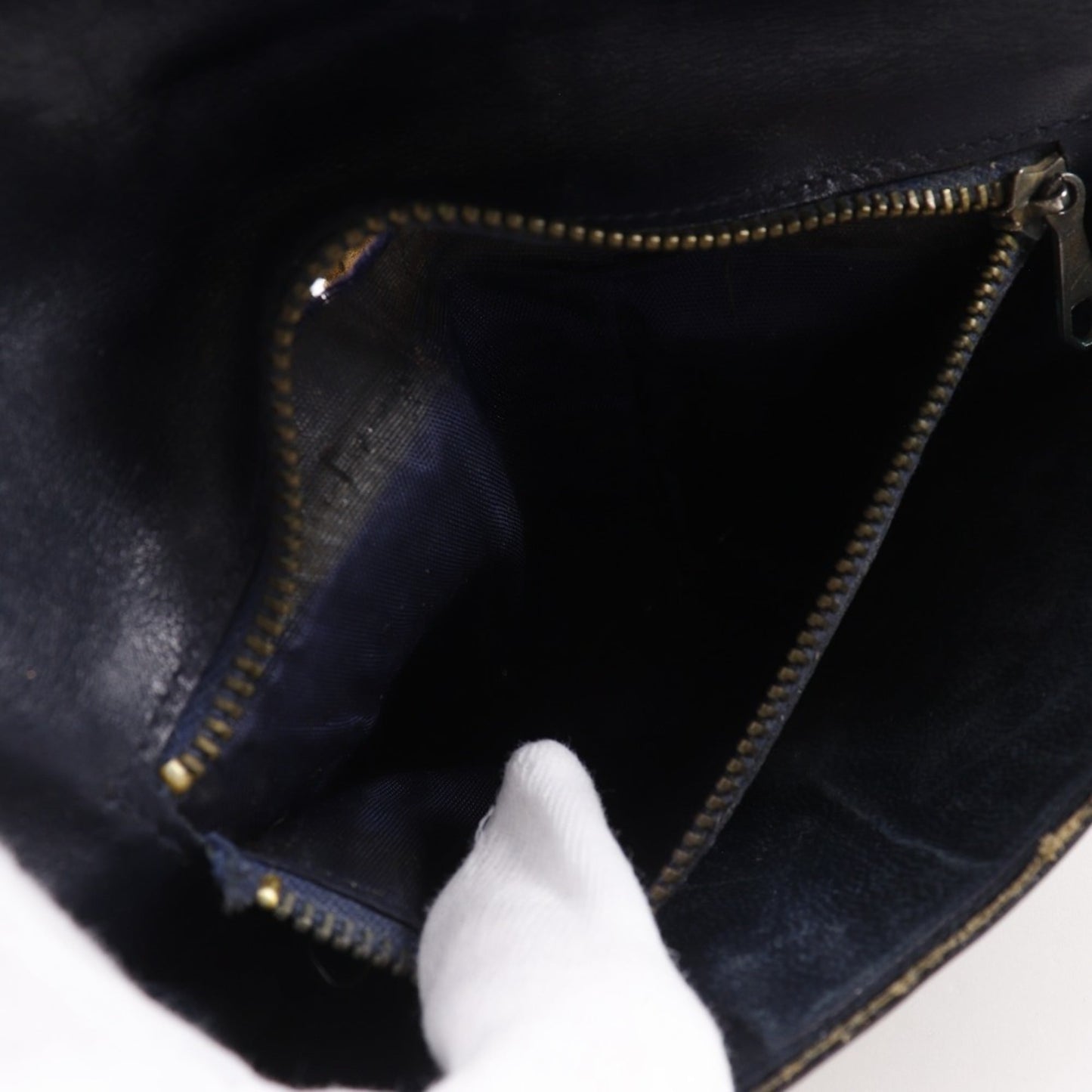 Gucci Navy Gg Supreme Pouch ( )