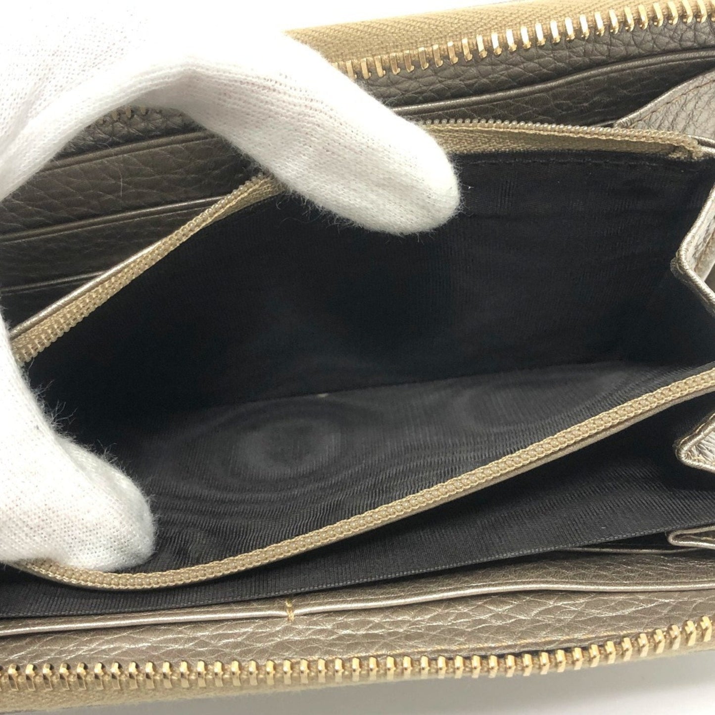 Gucci Champagne Gold Leather Long Wallet (Bi-Fold) ( )