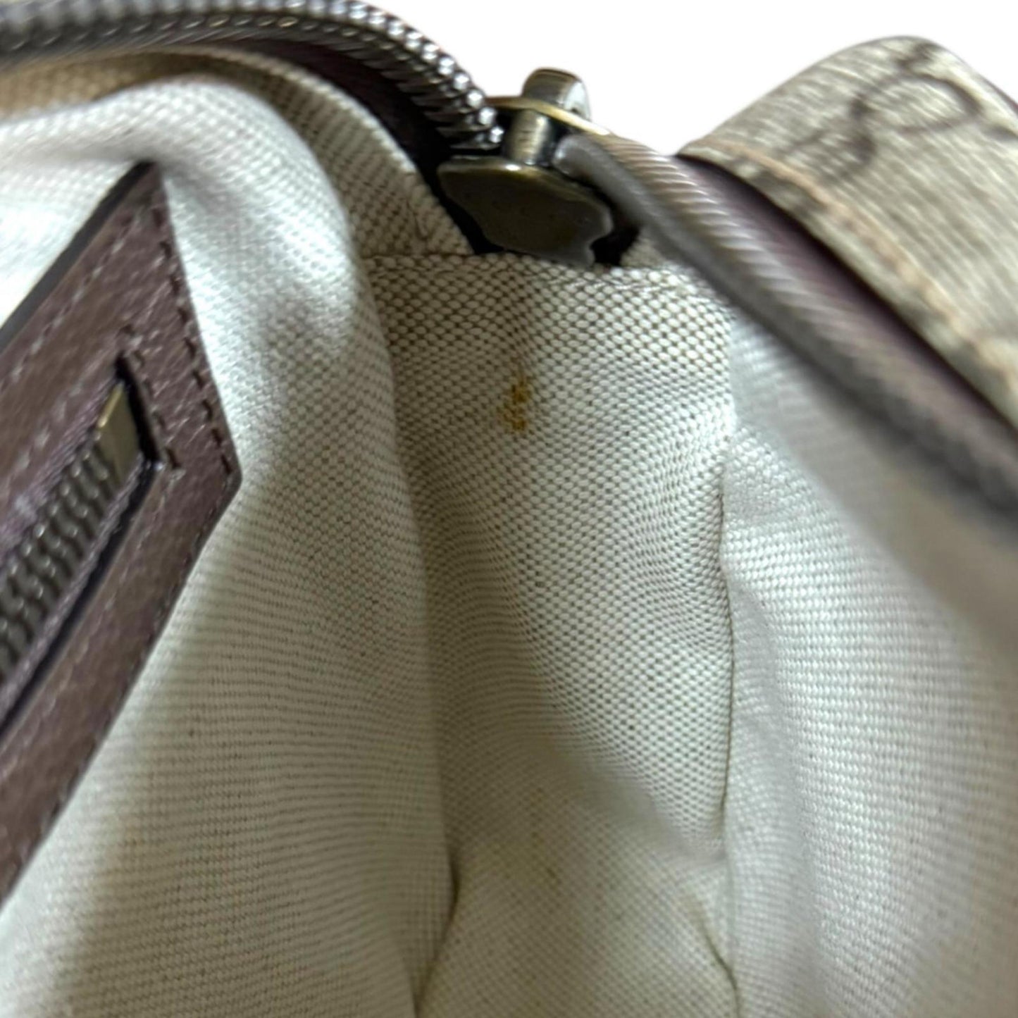 Gucci Beige Gg Supreme Sling Bag ( )