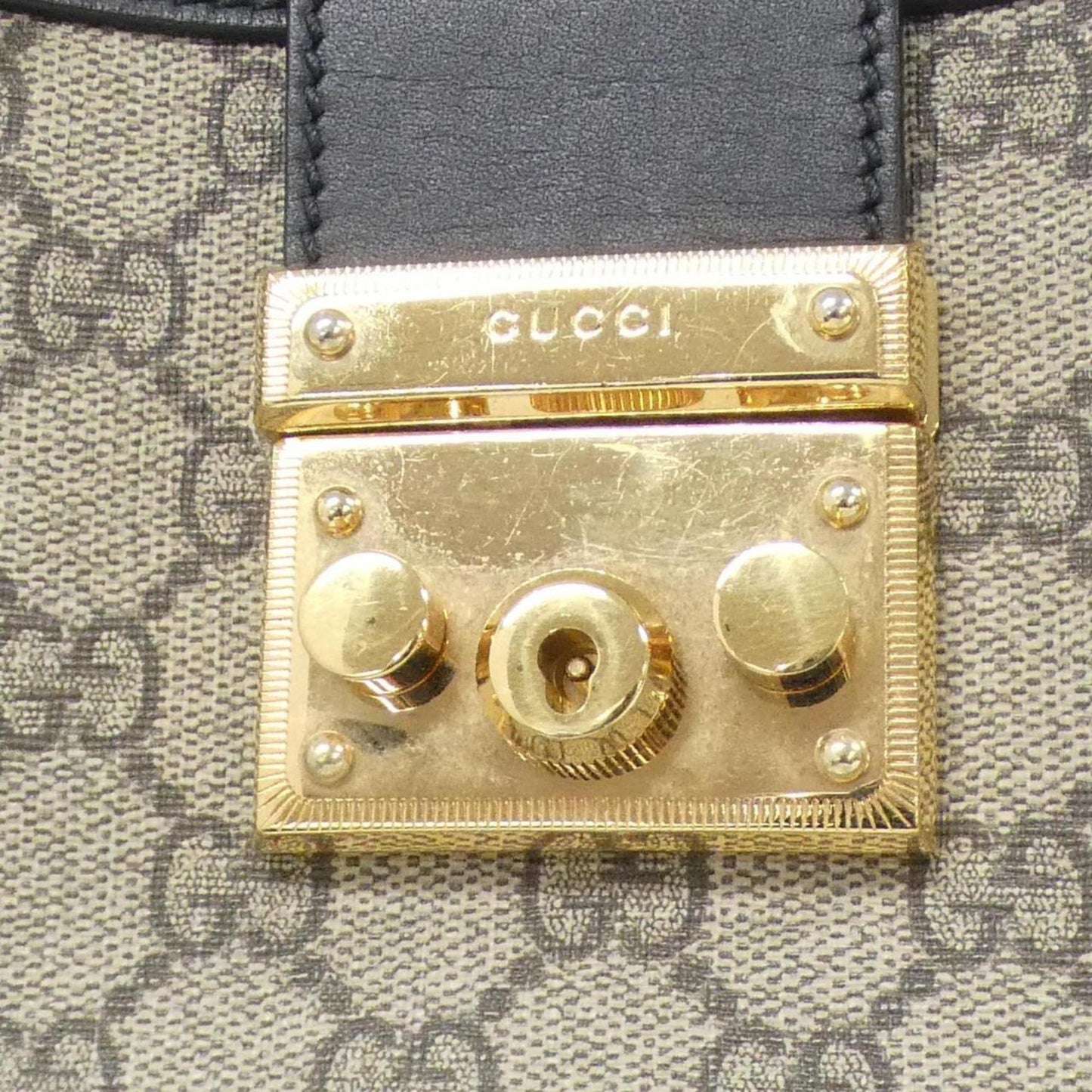 Gucci Beige Black Gg Supreme Leather Shoulder Bag ( )