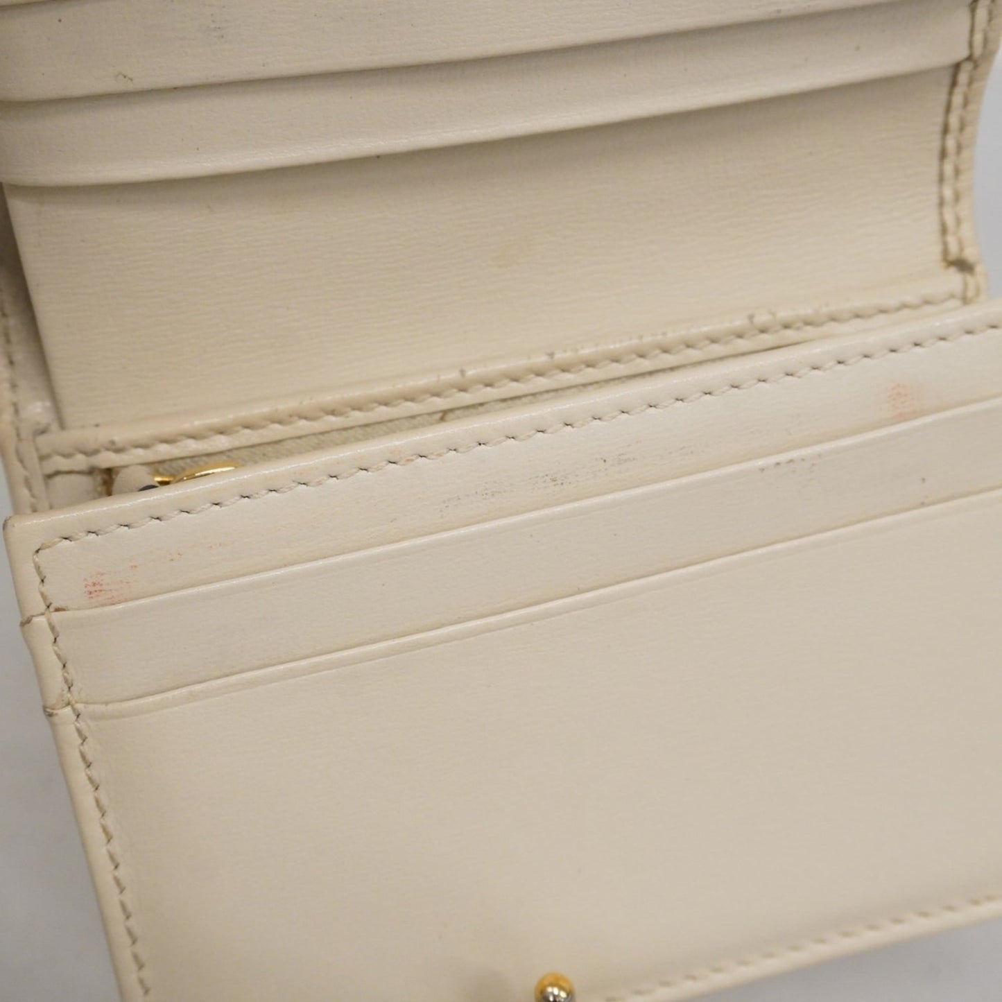 Gucci White Leather Wallet (Bi-Fold) ( )