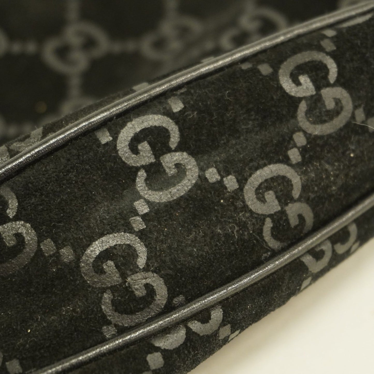 Gucci Black Suede Shoulder Bag ( )