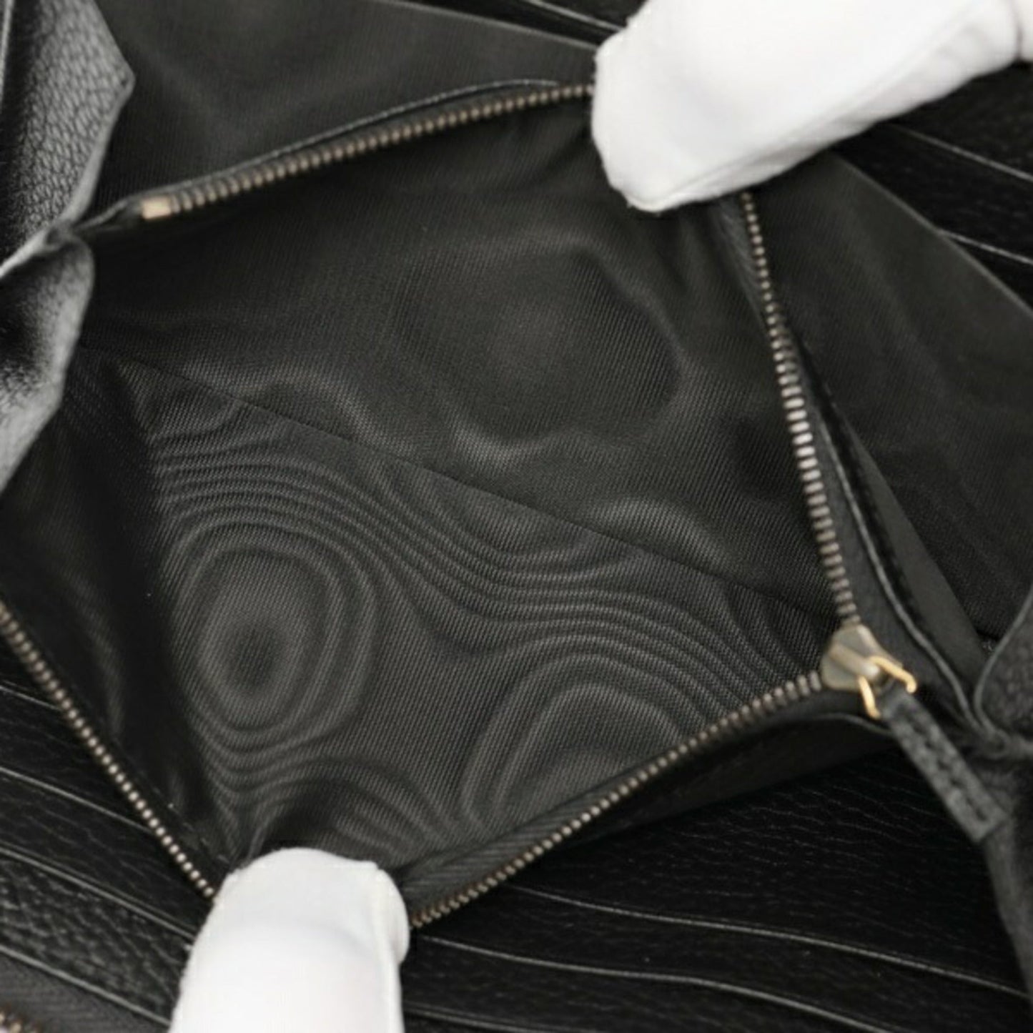 Gucci Black Leather Long Wallet (Bi-Fold) ( )