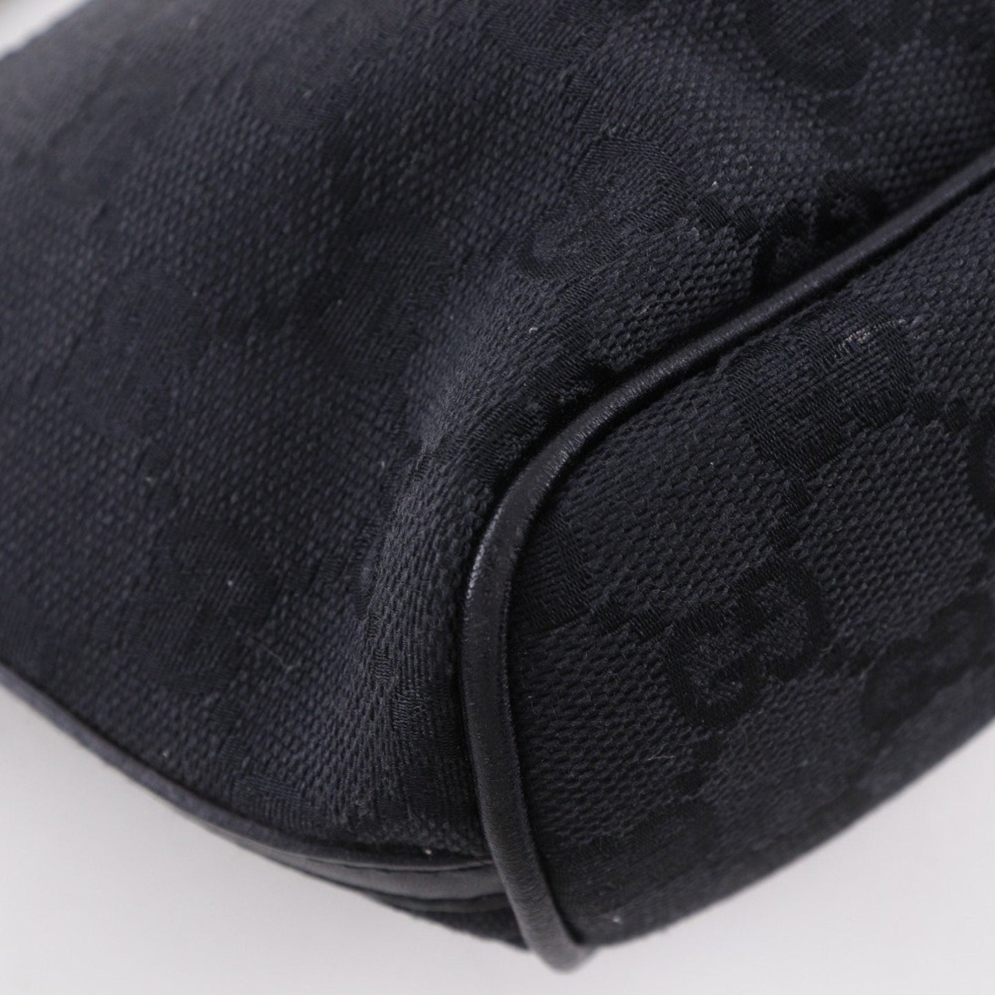 Gucci Black Gg Canvas Handbag ( )