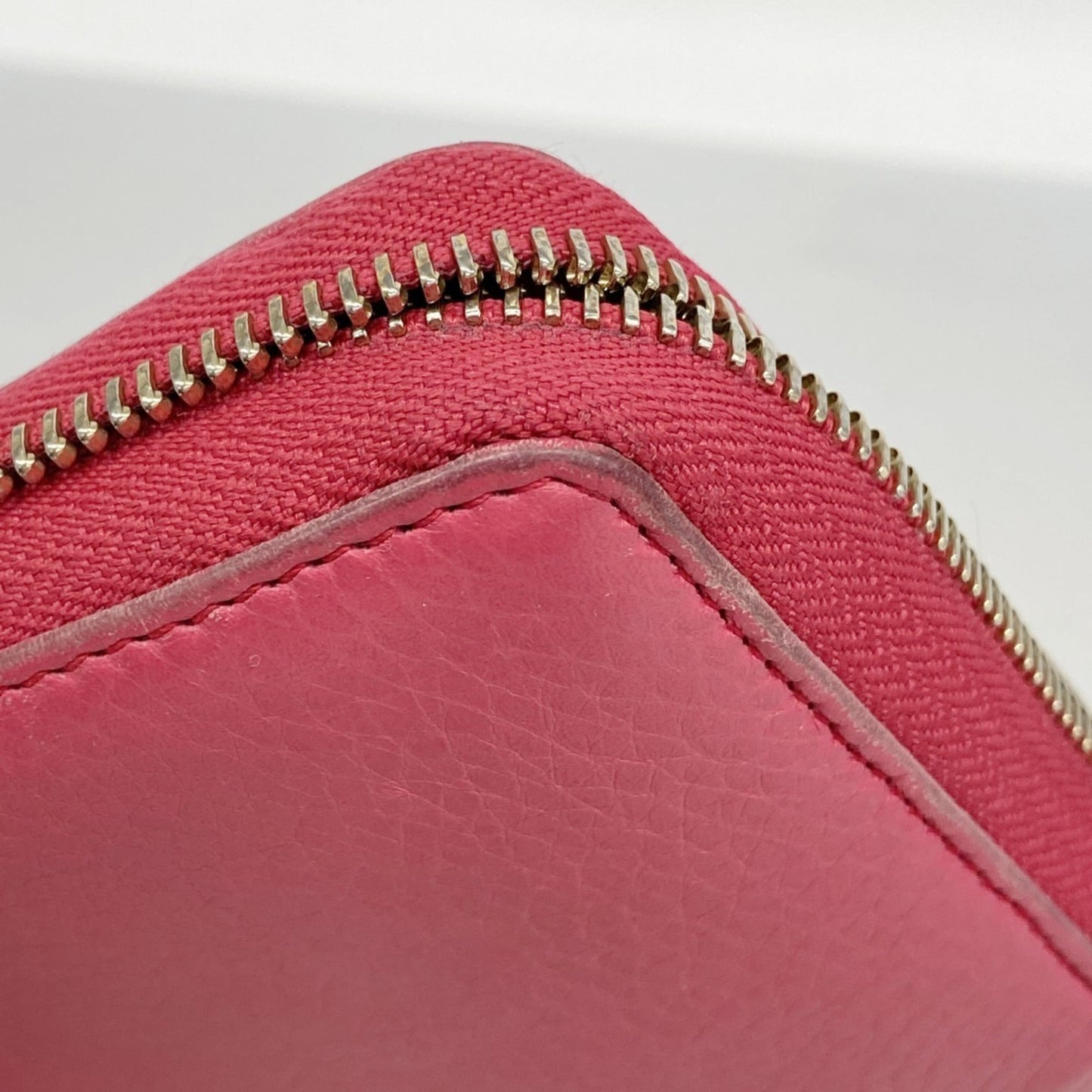 Gucci Pink Leather Long Wallet (Bi-Fold) ( )